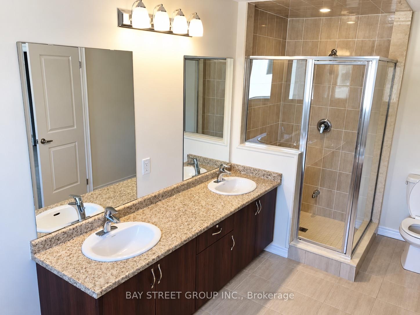 Photo 4 of 51 Badgerow Way, Aurora, Rural Aurora — HOMEH