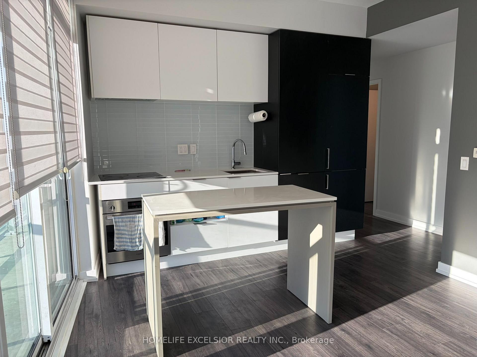 Photo 4 of Unit 1410, 33 Helendale Avenue, Toronto, Yonge-Eglinton — HOMEH