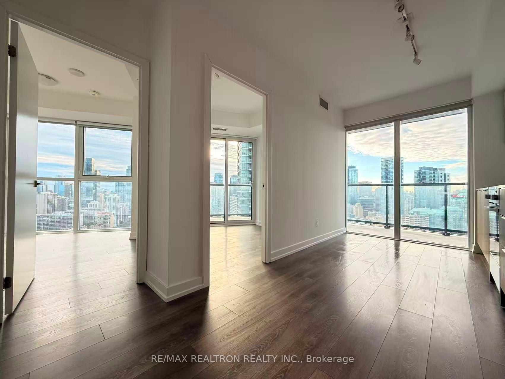 Photo 4 of Unit 2809, 159 Wellesley Street E, Toronto, Cabbagetown-South St. James Town — HOMEH