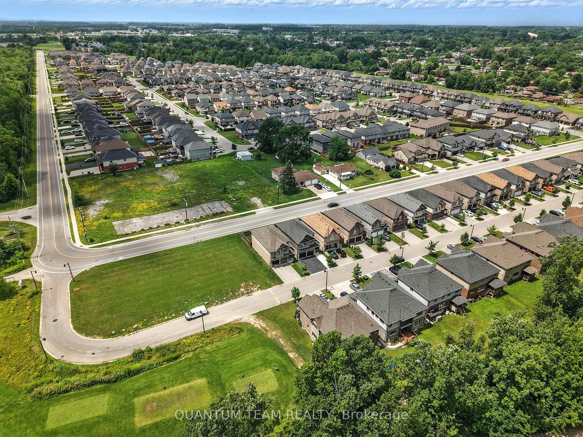 Photo 4 of 6159 Eaglewood Drive, Niagara Falls, Oldfield — HOMEH