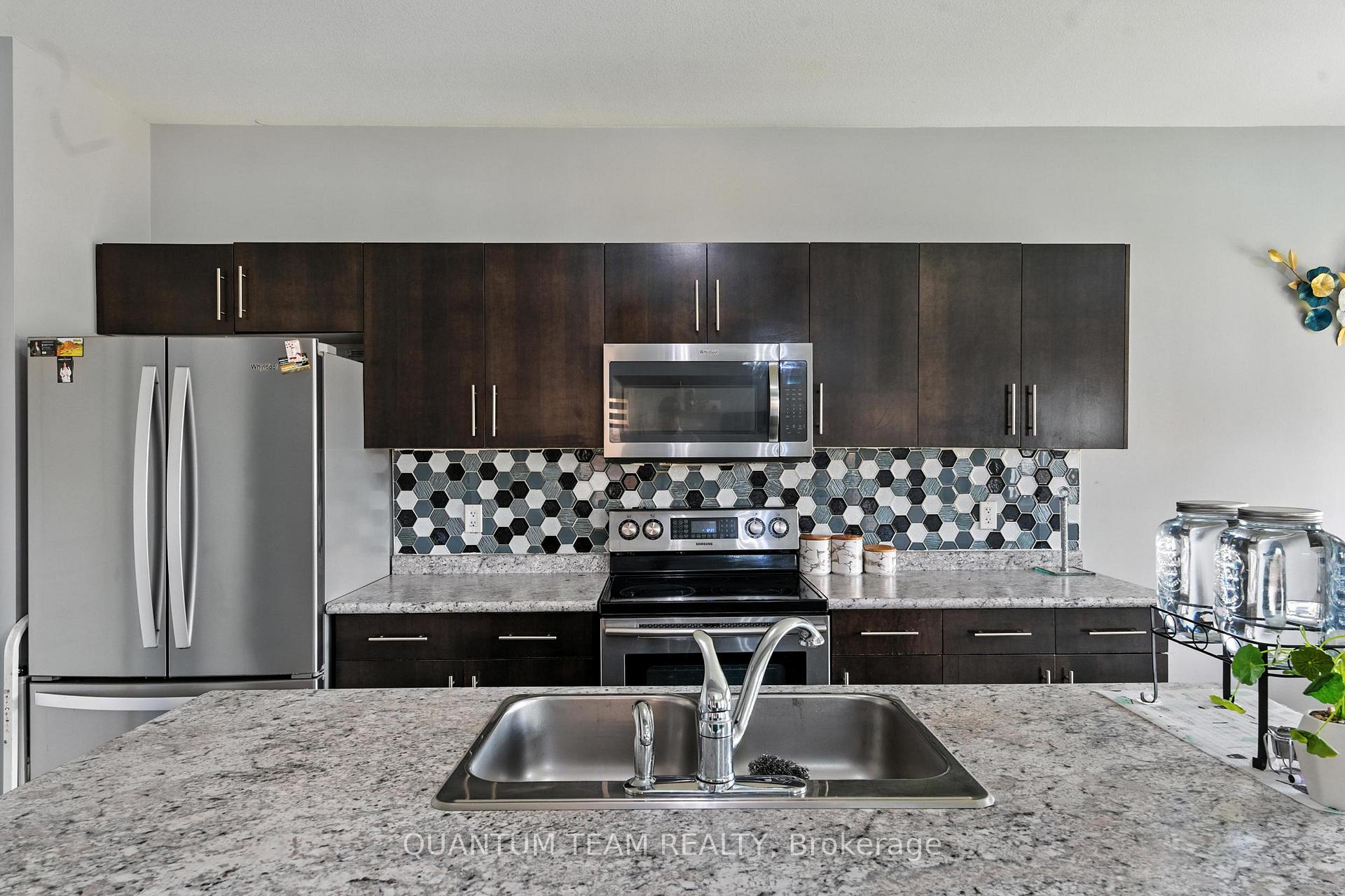 Photo 12 of 6159 Eaglewood Drive, Niagara Falls, Oldfield — HOMEH
