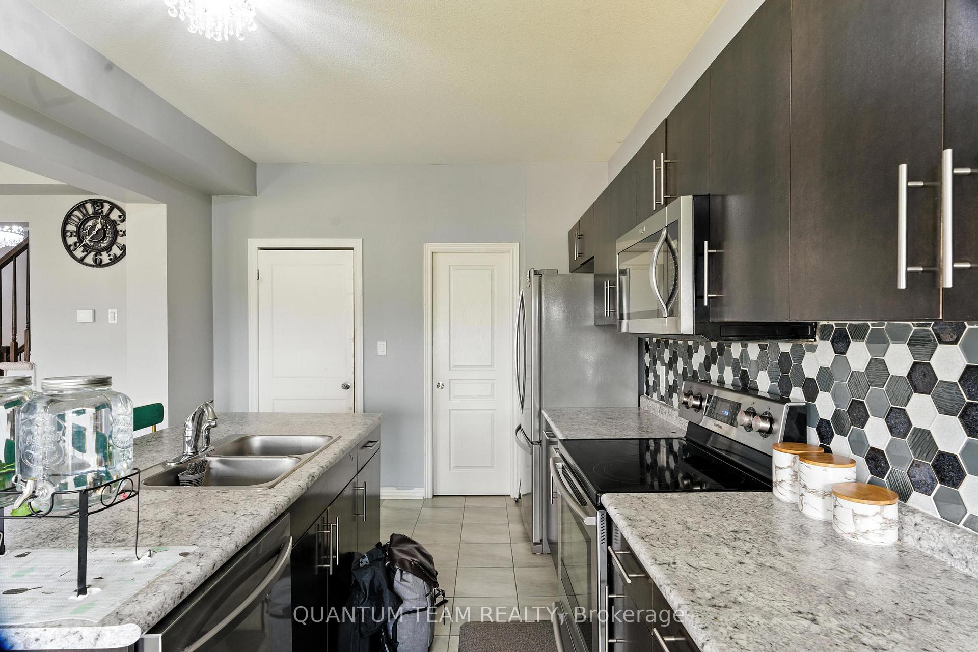 Photo 14 of 6159 Eaglewood Drive, Niagara Falls, Oldfield — HOMEH