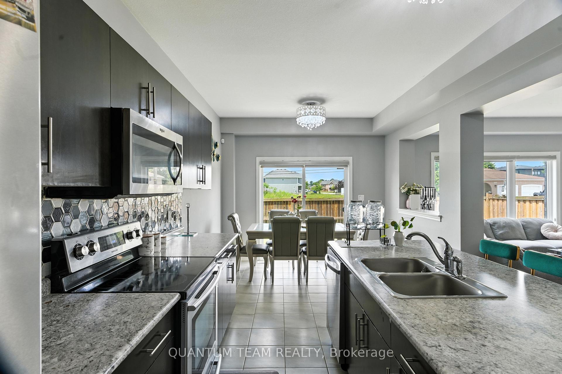 Photo 15 of 6159 Eaglewood Drive, Niagara Falls, Oldfield — HOMEH