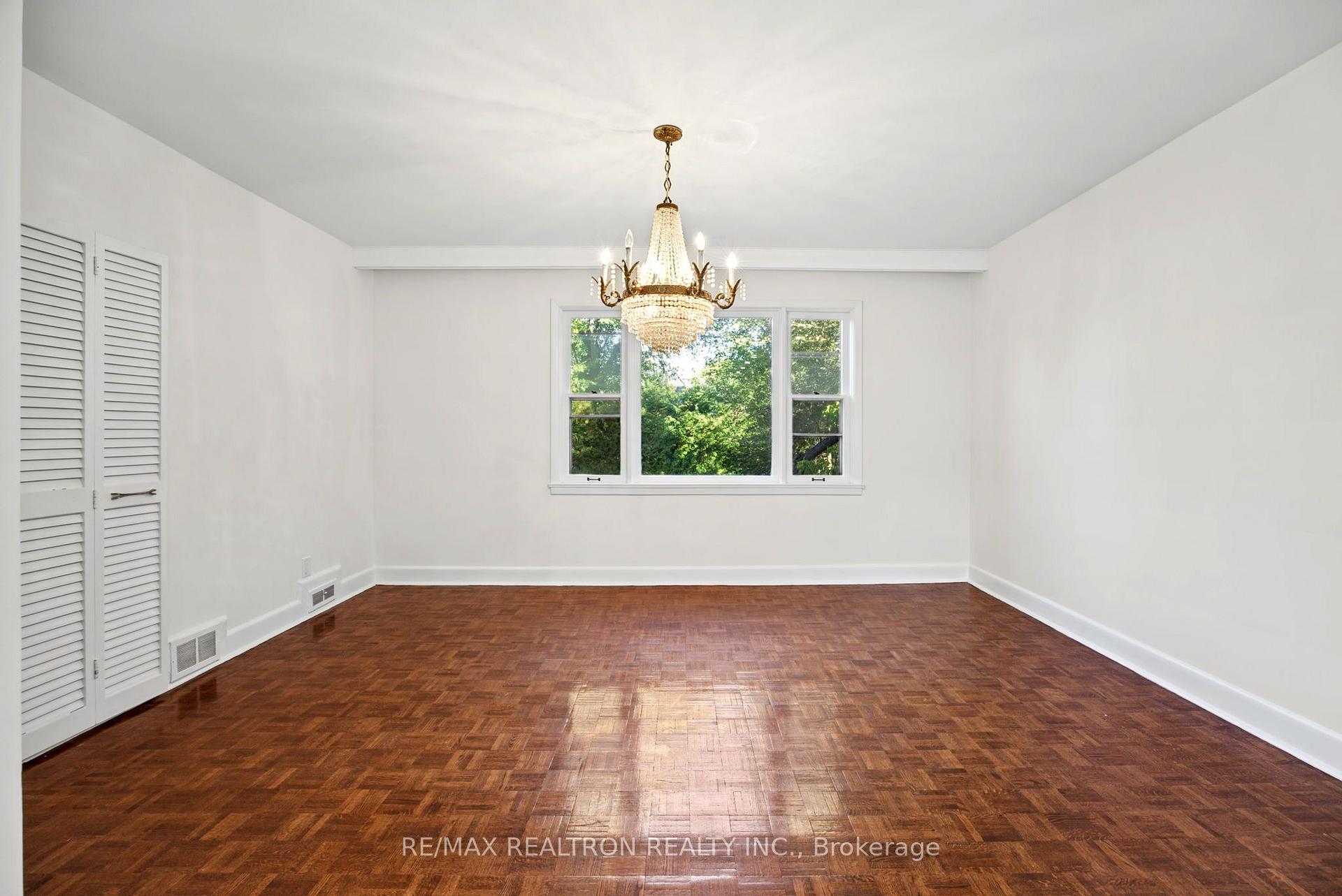 Photo 3 of 26 Shelborne Avenue, Toronto, Bedford Park-Nortown — HOMEH