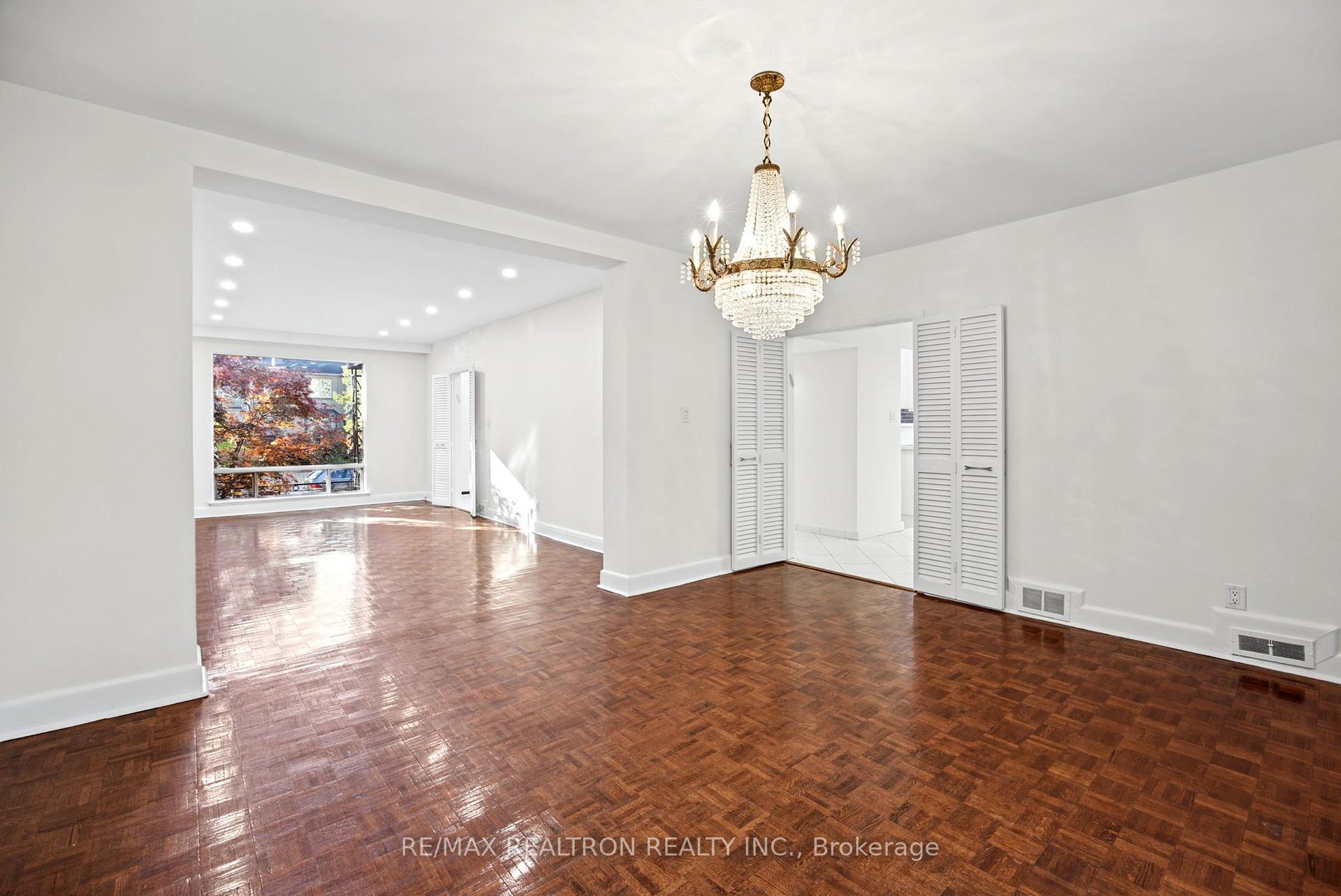 Photo 4 of 26 Shelborne Avenue, Toronto, Bedford Park-Nortown — HOMEH