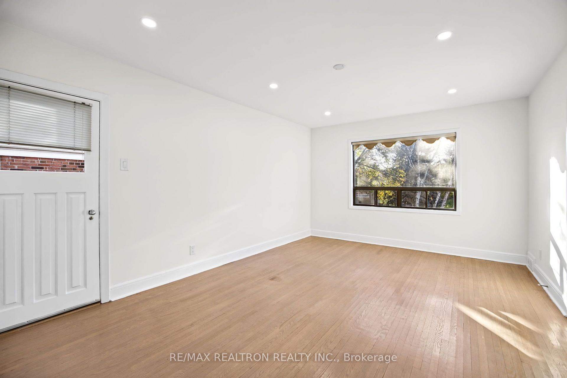 Photo 9 of 26 Shelborne Avenue, Toronto, Bedford Park-Nortown — HOMEH