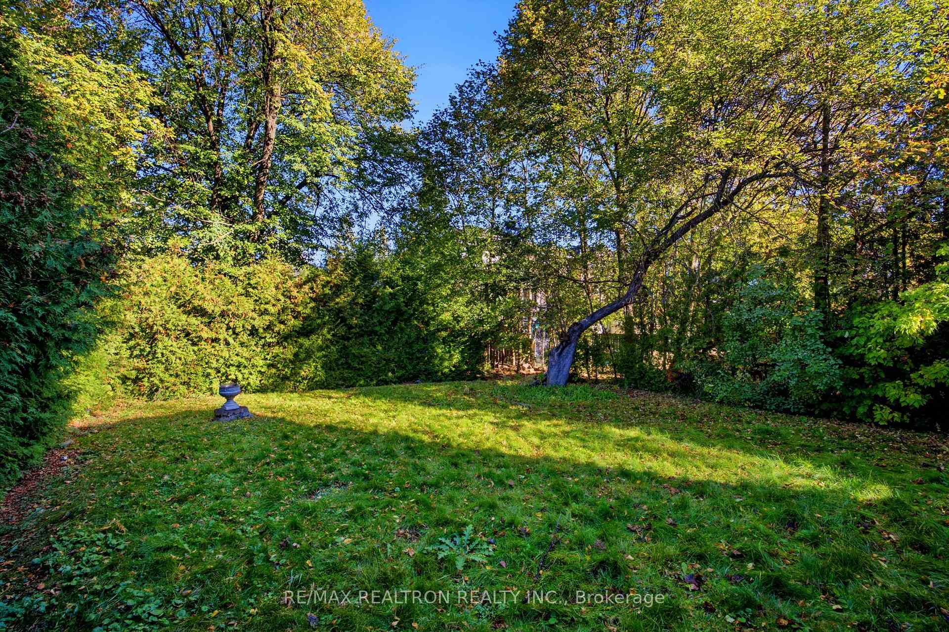 Photo 14 of 26 Shelborne Avenue, Toronto, Bedford Park-Nortown — HOMEH