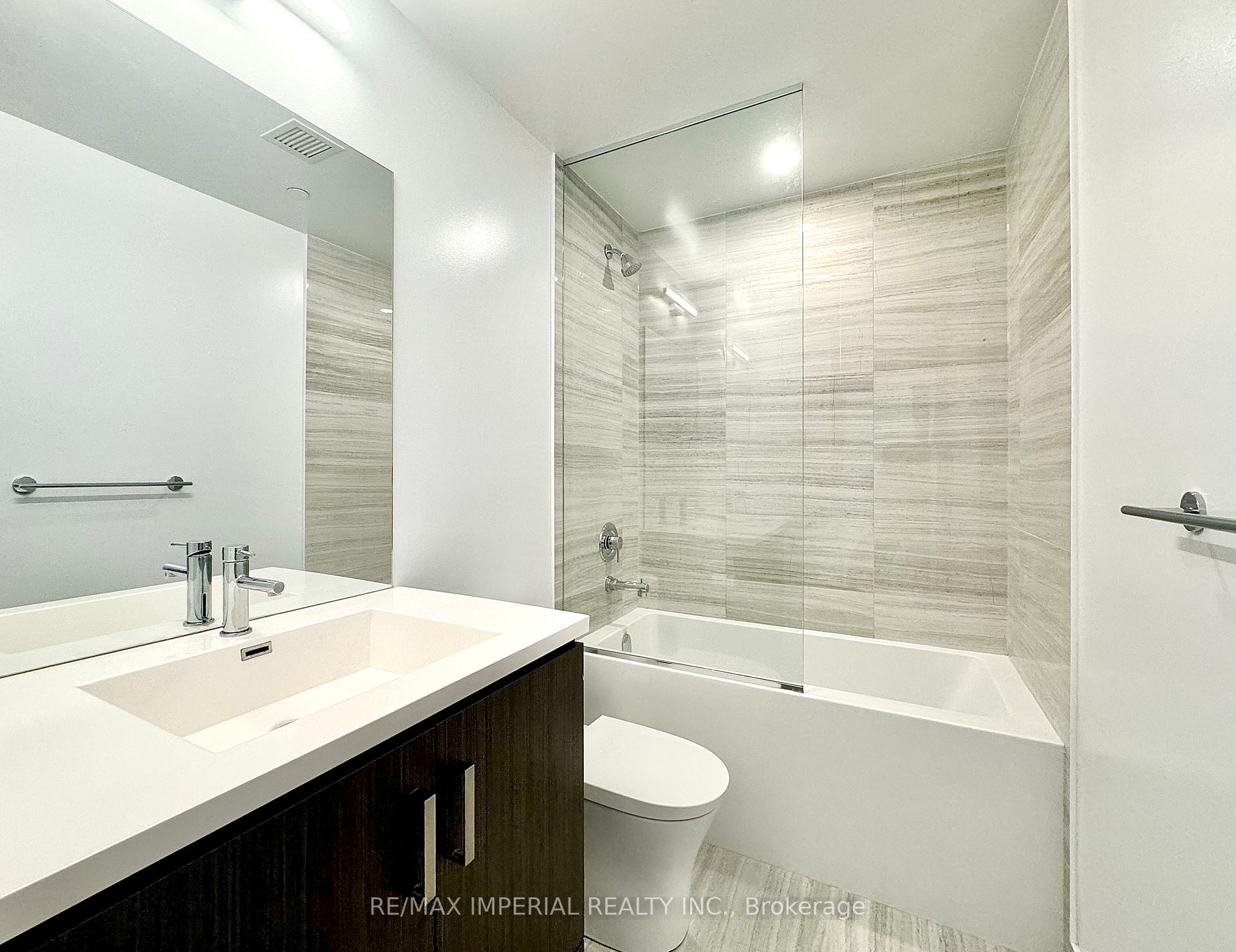 Photo 3 of Unit 1606, 10 Honeycrisp Crescent, Vaughan, Vaughan Corporate Centre — HOMEH