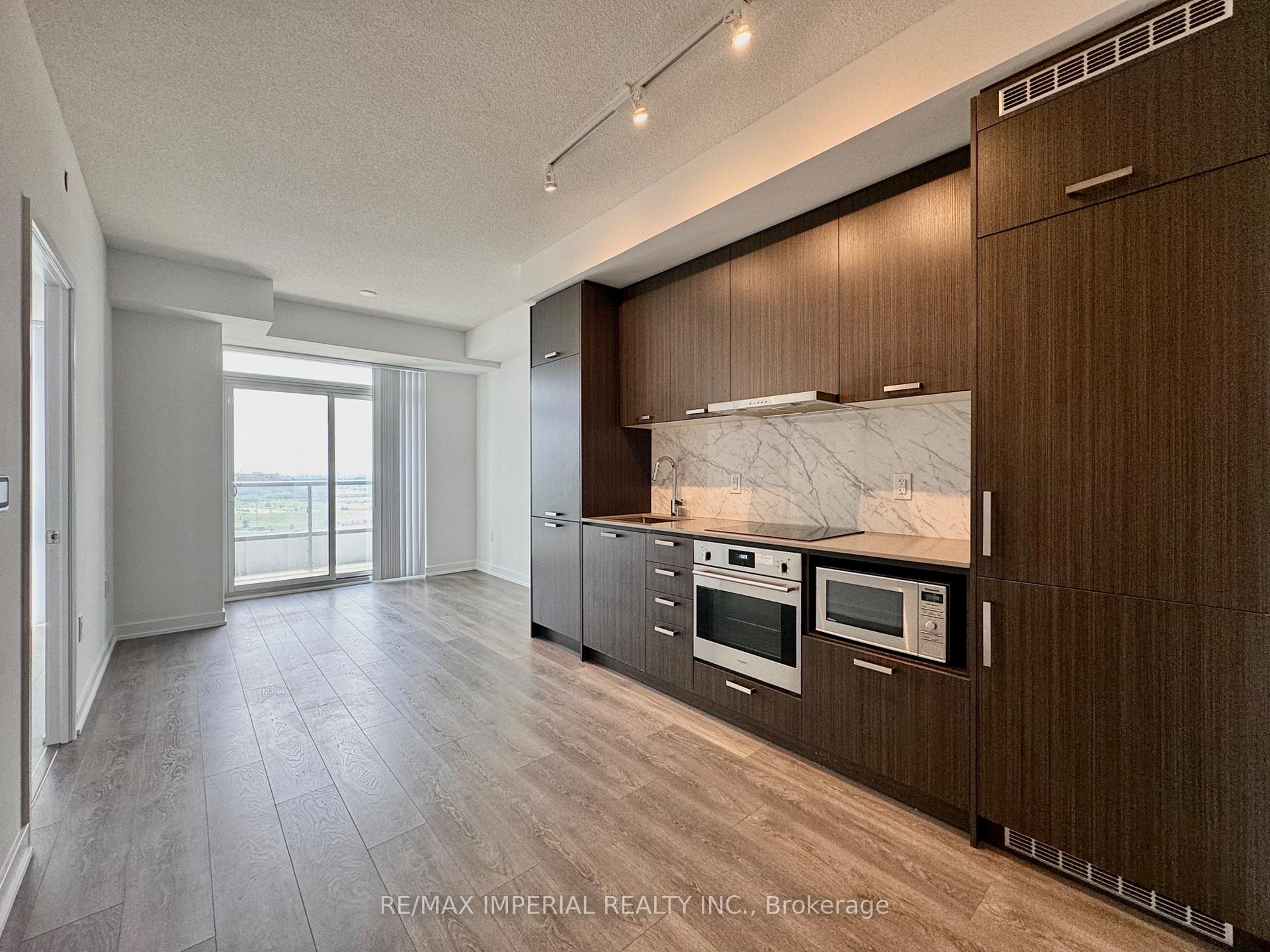 Photo 4 of Unit 1606, 10 Honeycrisp Crescent, Vaughan, Vaughan Corporate Centre — HOMEH