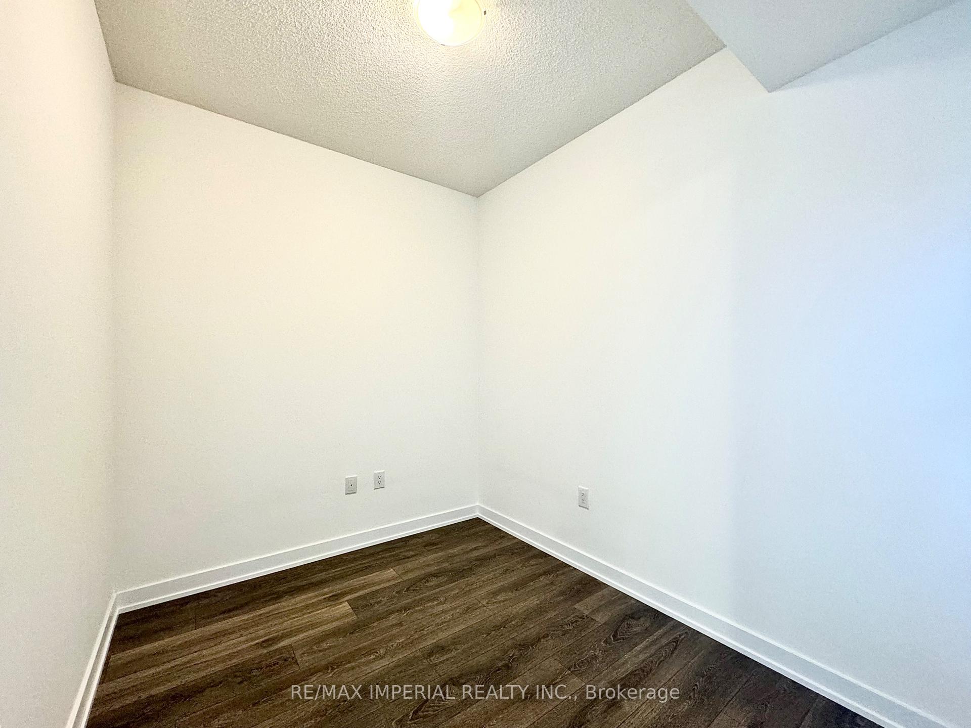 Photo 5 of Unit 1606, 10 Honeycrisp Crescent, Vaughan, Vaughan Corporate Centre — HOMEH