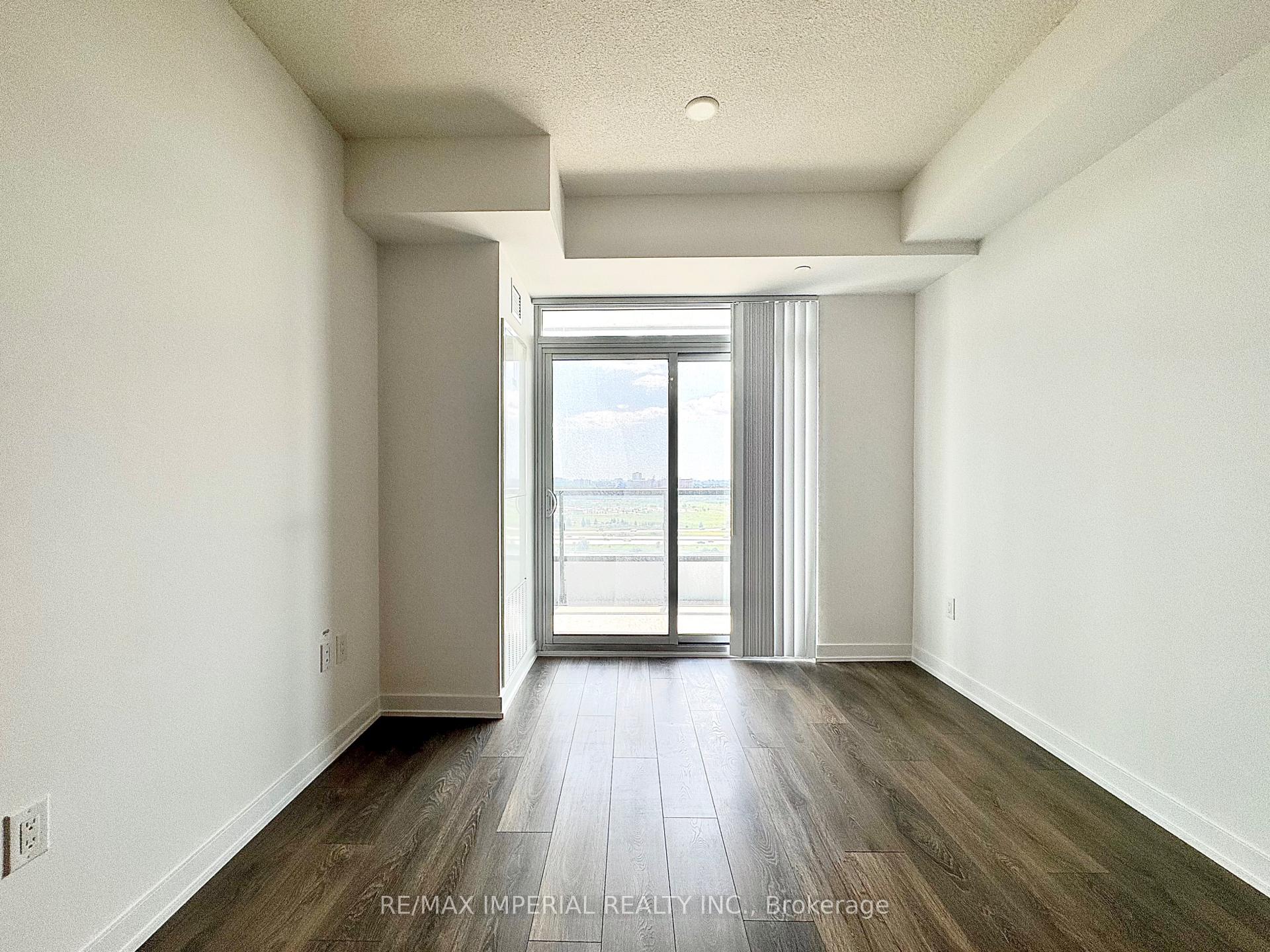 Photo 6 of Unit 1606, 10 Honeycrisp Crescent, Vaughan, Vaughan Corporate Centre — HOMEH