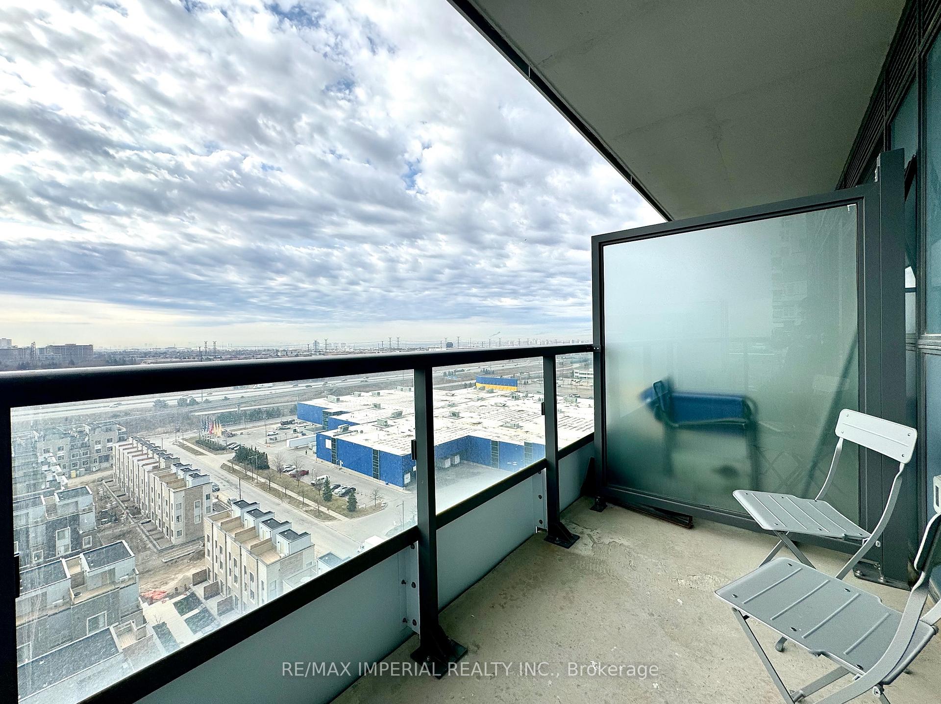 Photo 9 of Unit 1606, 10 Honeycrisp Crescent, Vaughan, Vaughan Corporate Centre — HOMEH