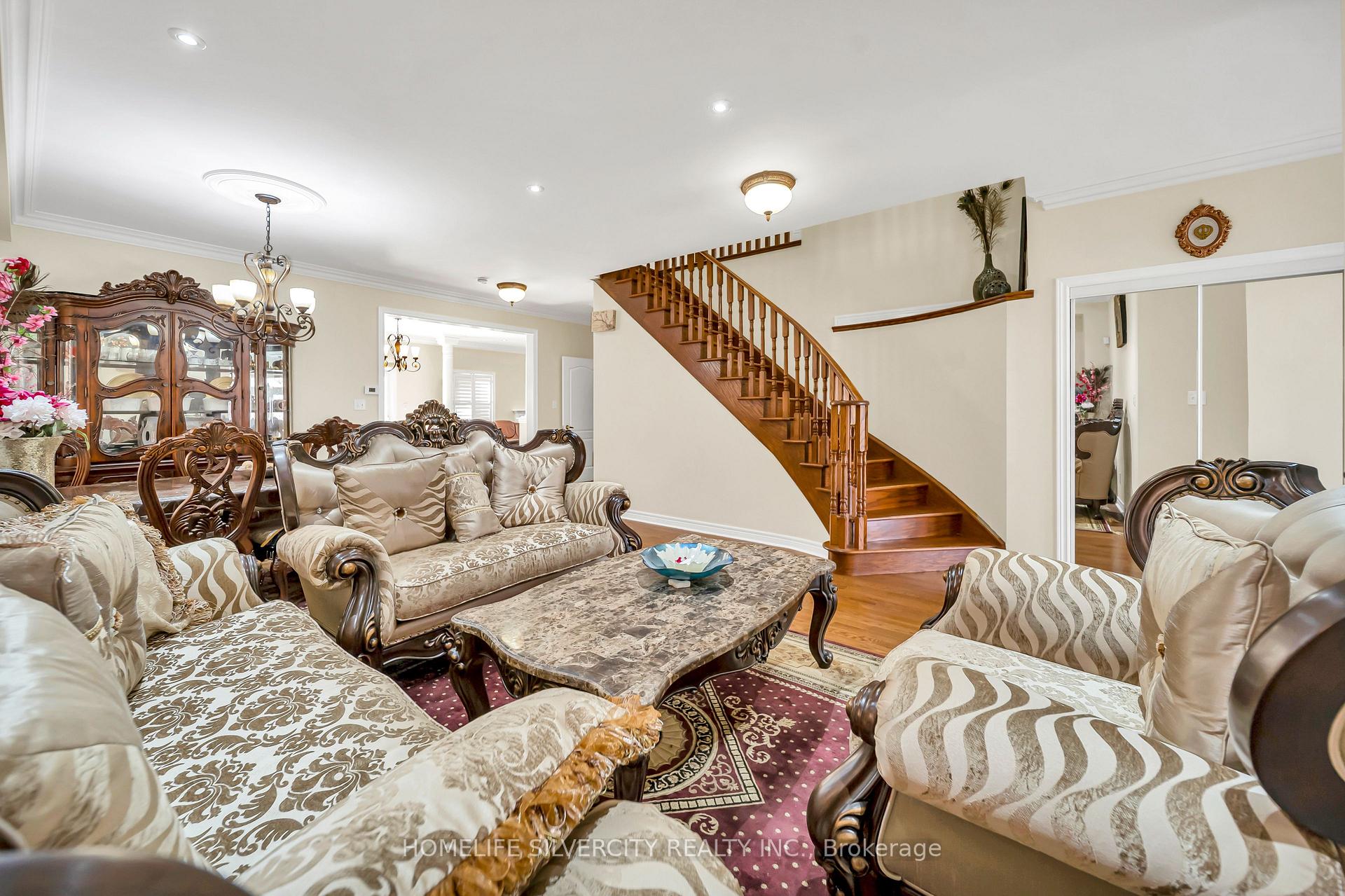 Photo 8 of 70 Appleaire Crescent, Brampton, Sandringham-Wellington — HOMEH