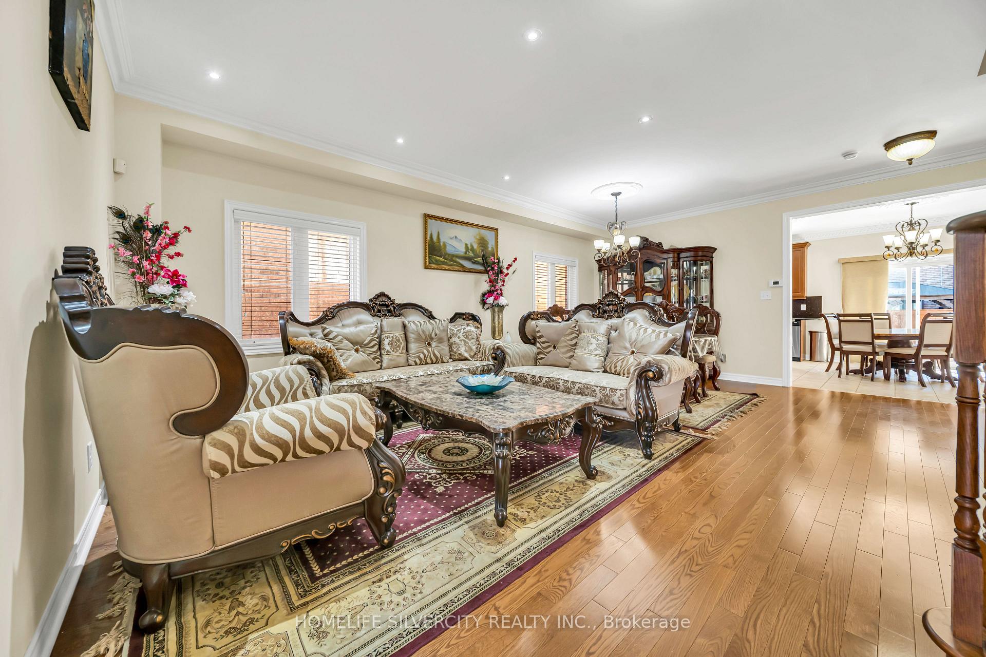 Photo 7 of 70 Appleaire Crescent, Brampton, Sandringham-Wellington — HOMEH