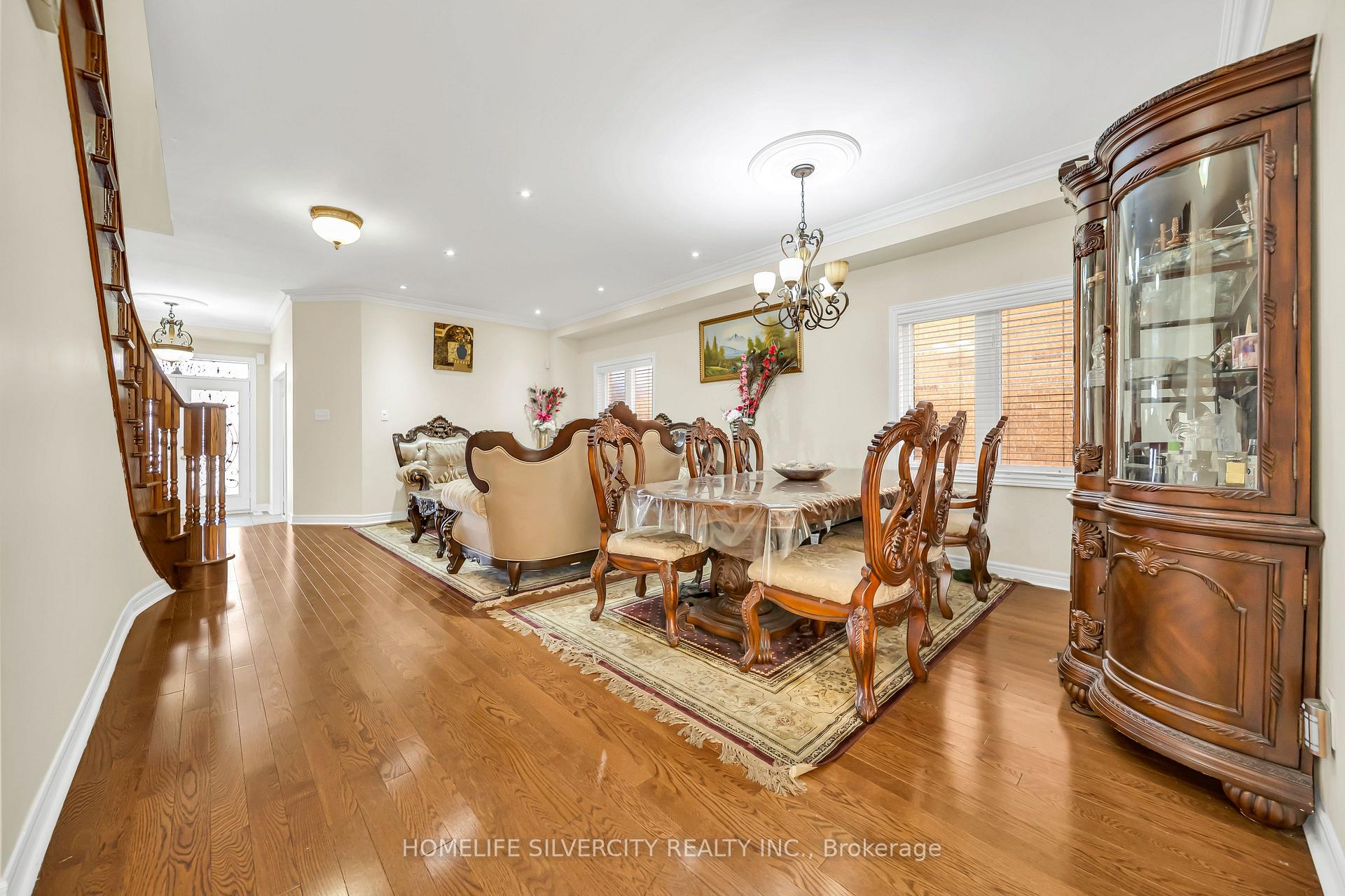 Photo 9 of 70 Appleaire Crescent, Brampton, Sandringham-Wellington — HOMEH