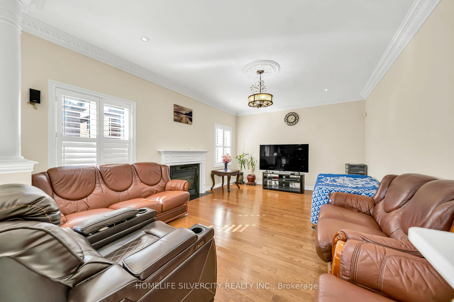 Photo 15 of 70 Appleaire Crescent, Brampton, Sandringham-Wellington — HOMEH