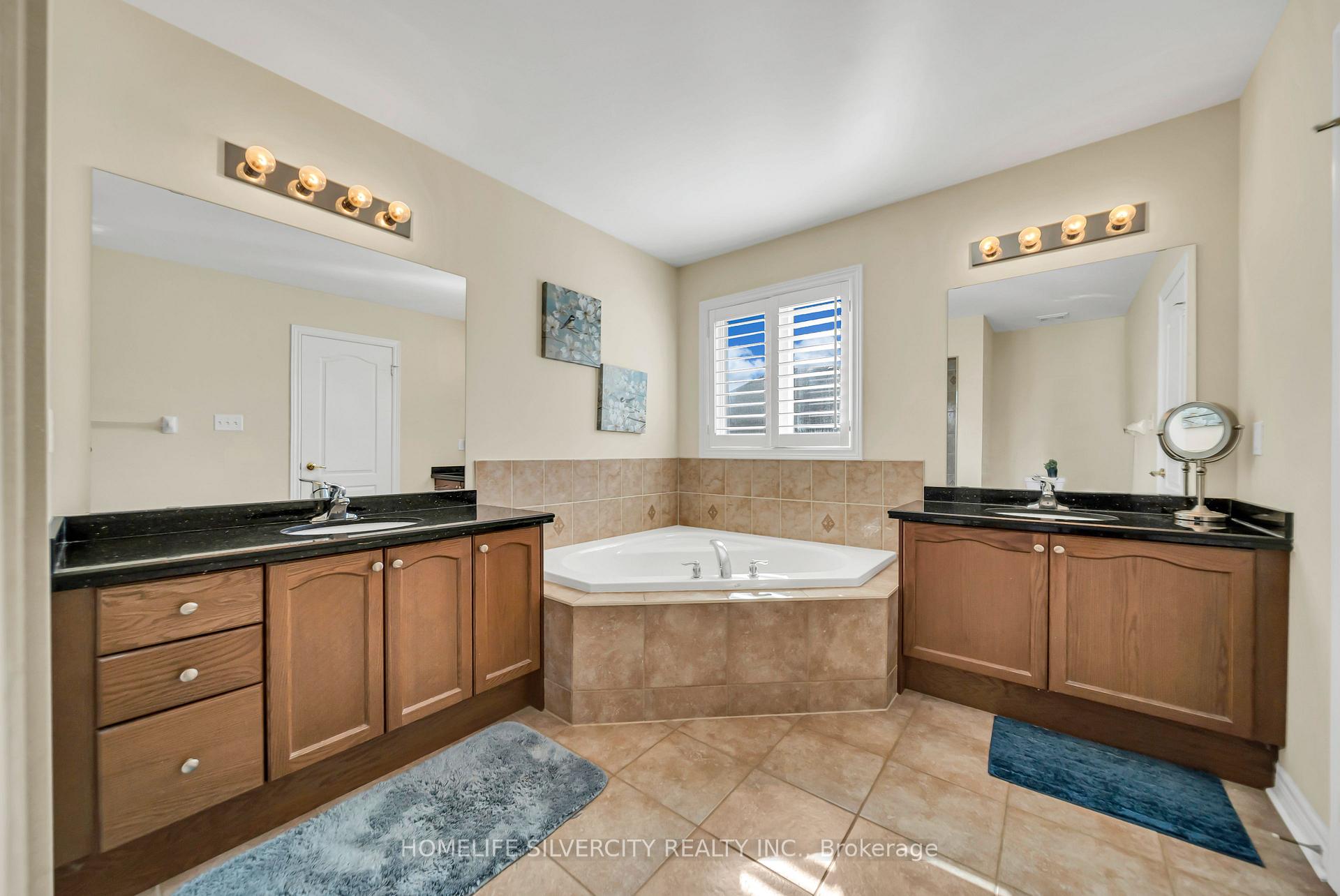 Photo 23 of 70 Appleaire Crescent, Brampton, Sandringham-Wellington — HOMEH