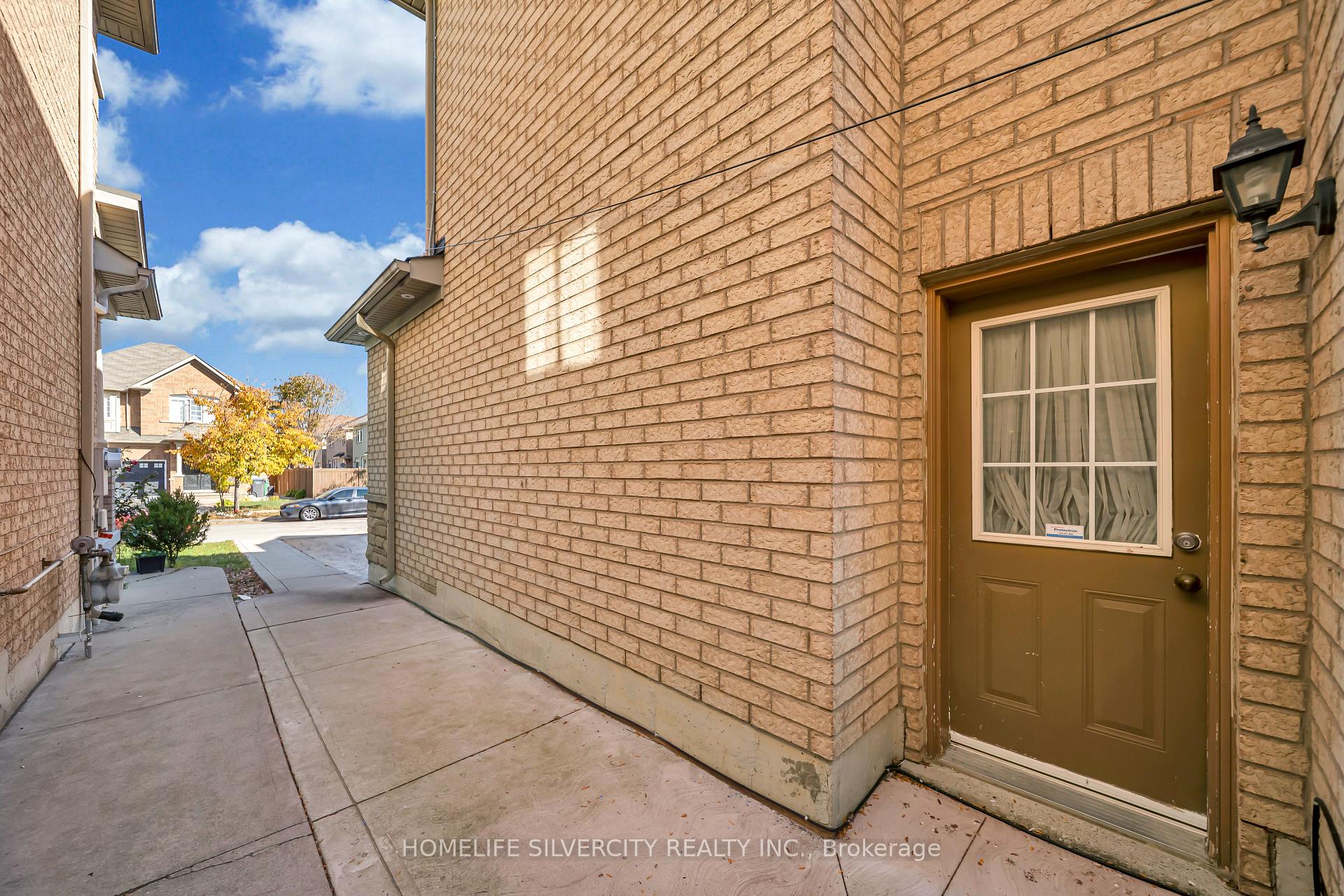 Photo 36 of 70 Appleaire Crescent, Brampton, Sandringham-Wellington — HOMEH