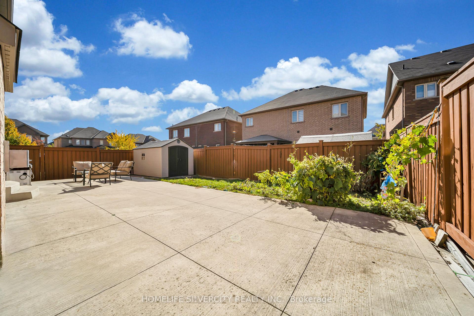 Photo 38 of 70 Appleaire Crescent, Brampton, Sandringham-Wellington — HOMEH