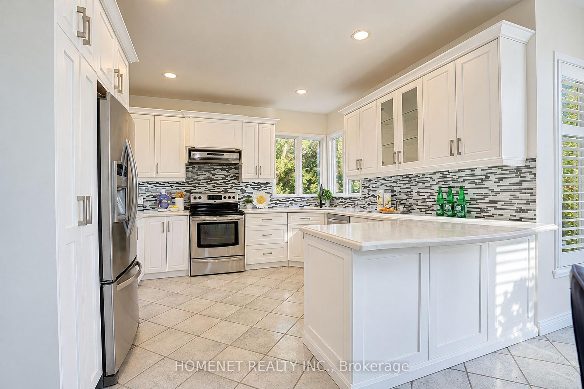 Photo 7 of 529 Carlton Road, Markham, Unionville — HOMEH