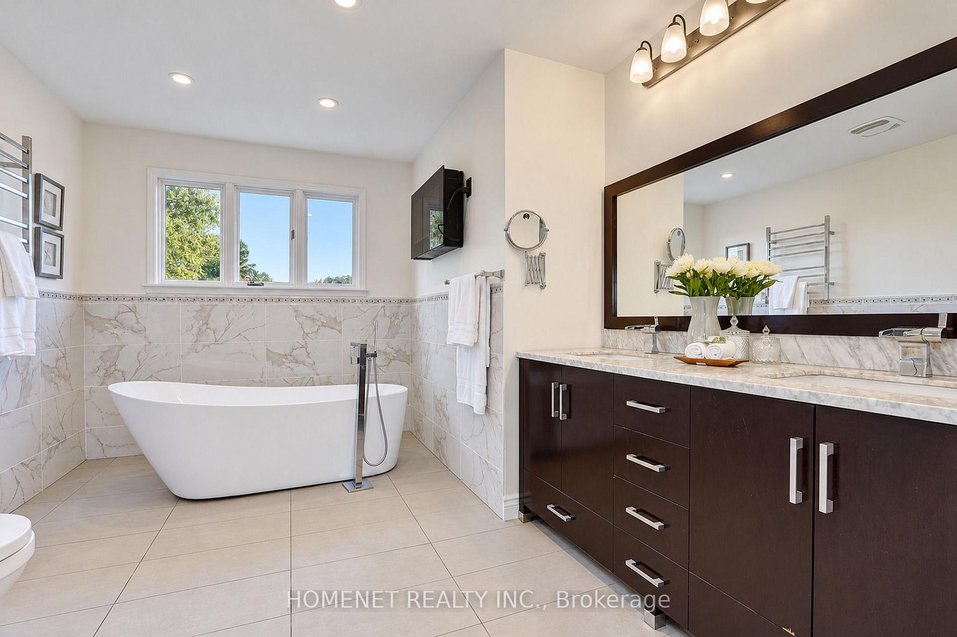 Photo 17 of 529 Carlton Road, Markham, Unionville — HOMEH