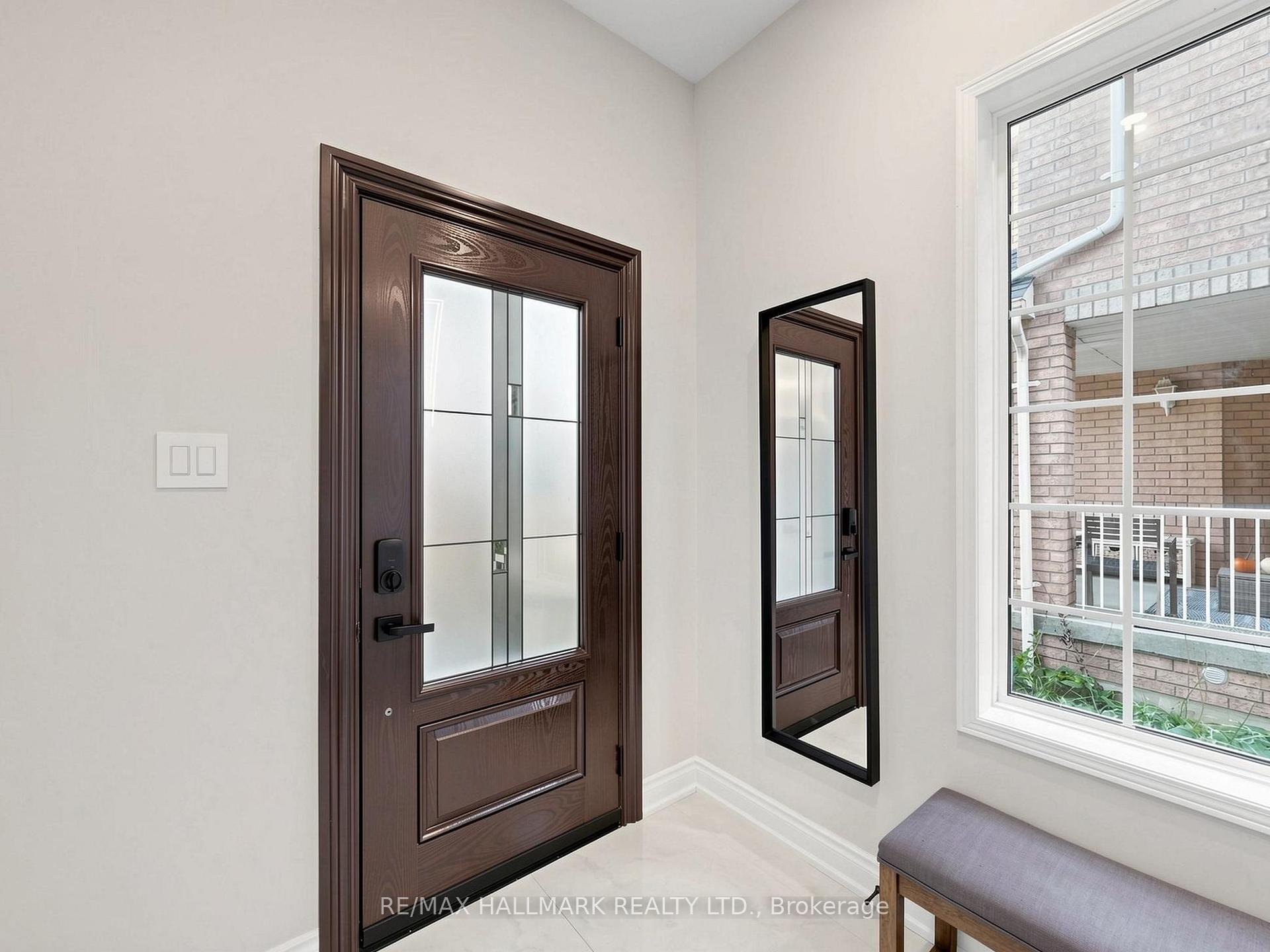 Photo 6 of 45 Colonial Crescent, Richmond Hill, Oak Ridges Lake Wilcox — HOMEH