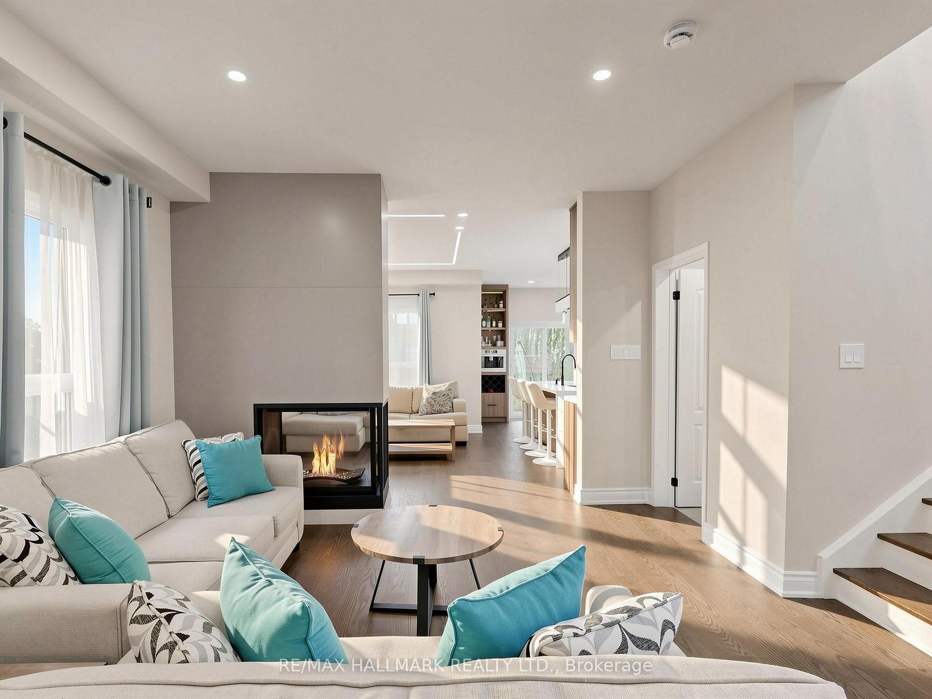 Photo 12 of 45 Colonial Crescent, Richmond Hill, Oak Ridges Lake Wilcox — HOMEH