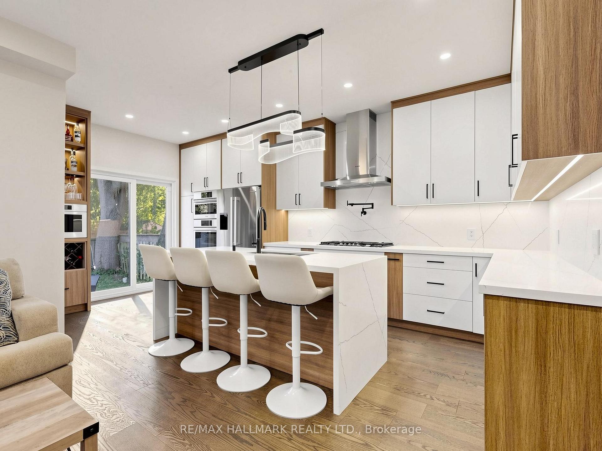 Photo 15 of 45 Colonial Crescent, Richmond Hill, Oak Ridges Lake Wilcox — HOMEH