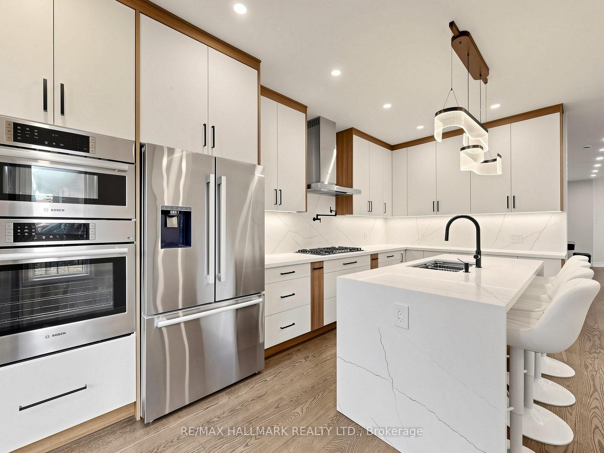 Photo 20 of 45 Colonial Crescent, Richmond Hill, Oak Ridges Lake Wilcox — HOMEH
