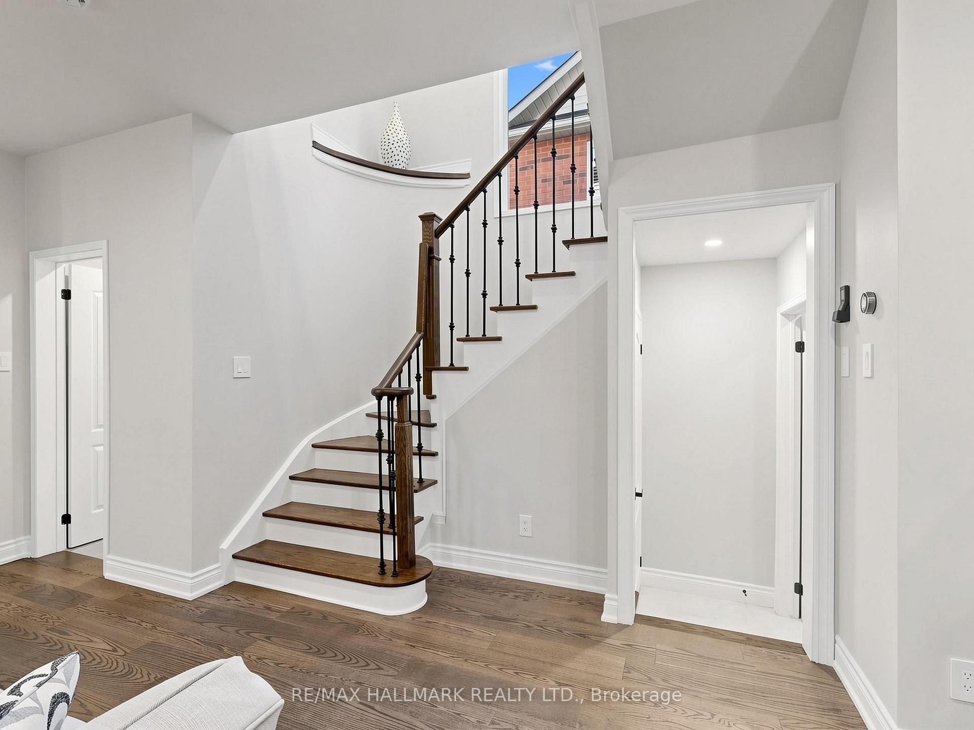 Photo 27 of 45 Colonial Crescent, Richmond Hill, Oak Ridges Lake Wilcox — HOMEH