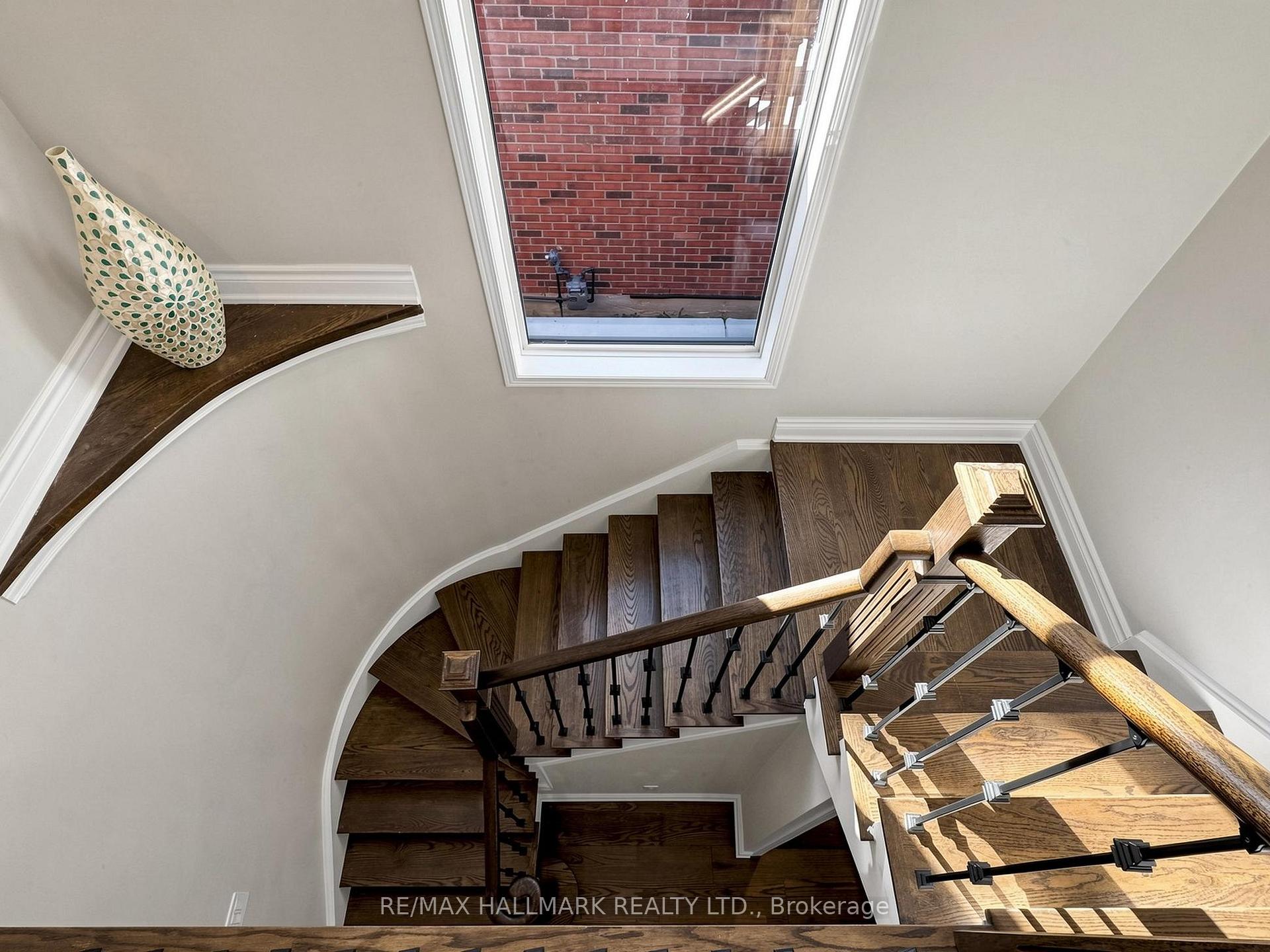 Photo 29 of 45 Colonial Crescent, Richmond Hill, Oak Ridges Lake Wilcox — HOMEH