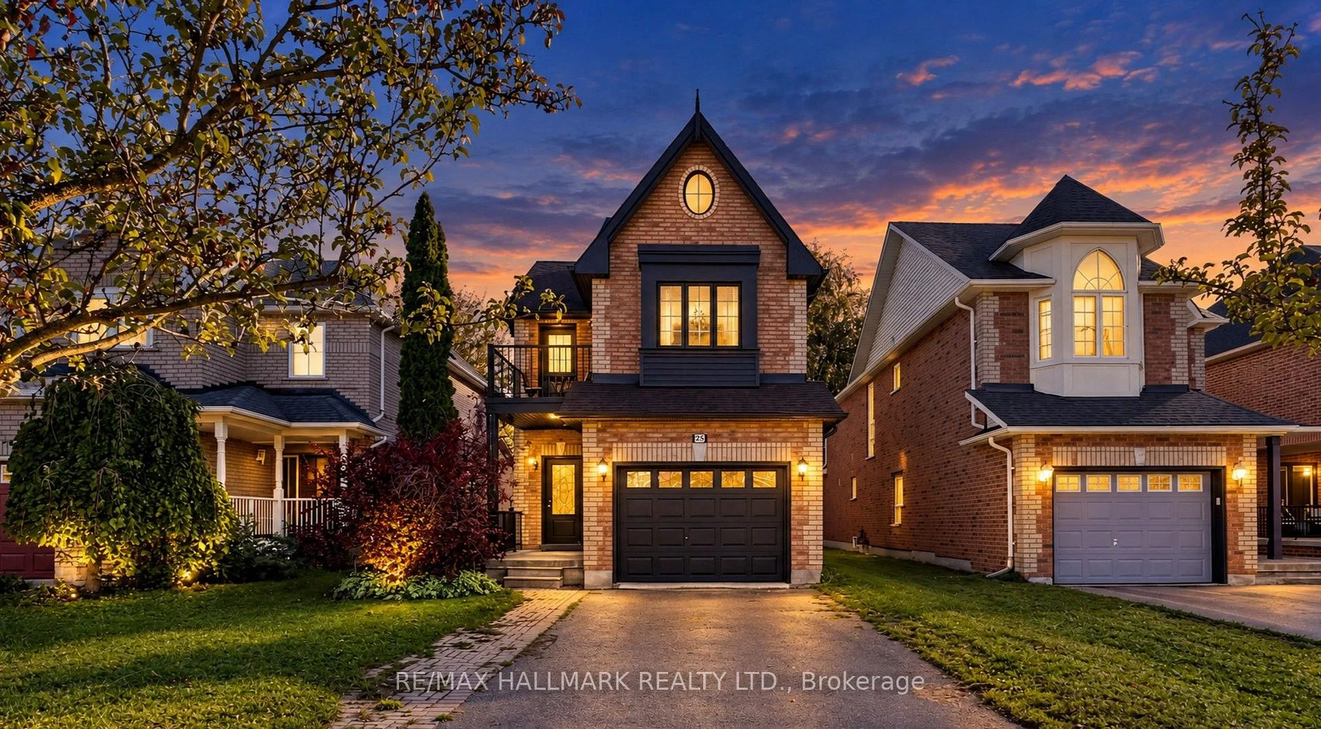 Photo 3 of 45 Colonial Crescent, Richmond Hill, Oak Ridges Lake Wilcox — HOMEH