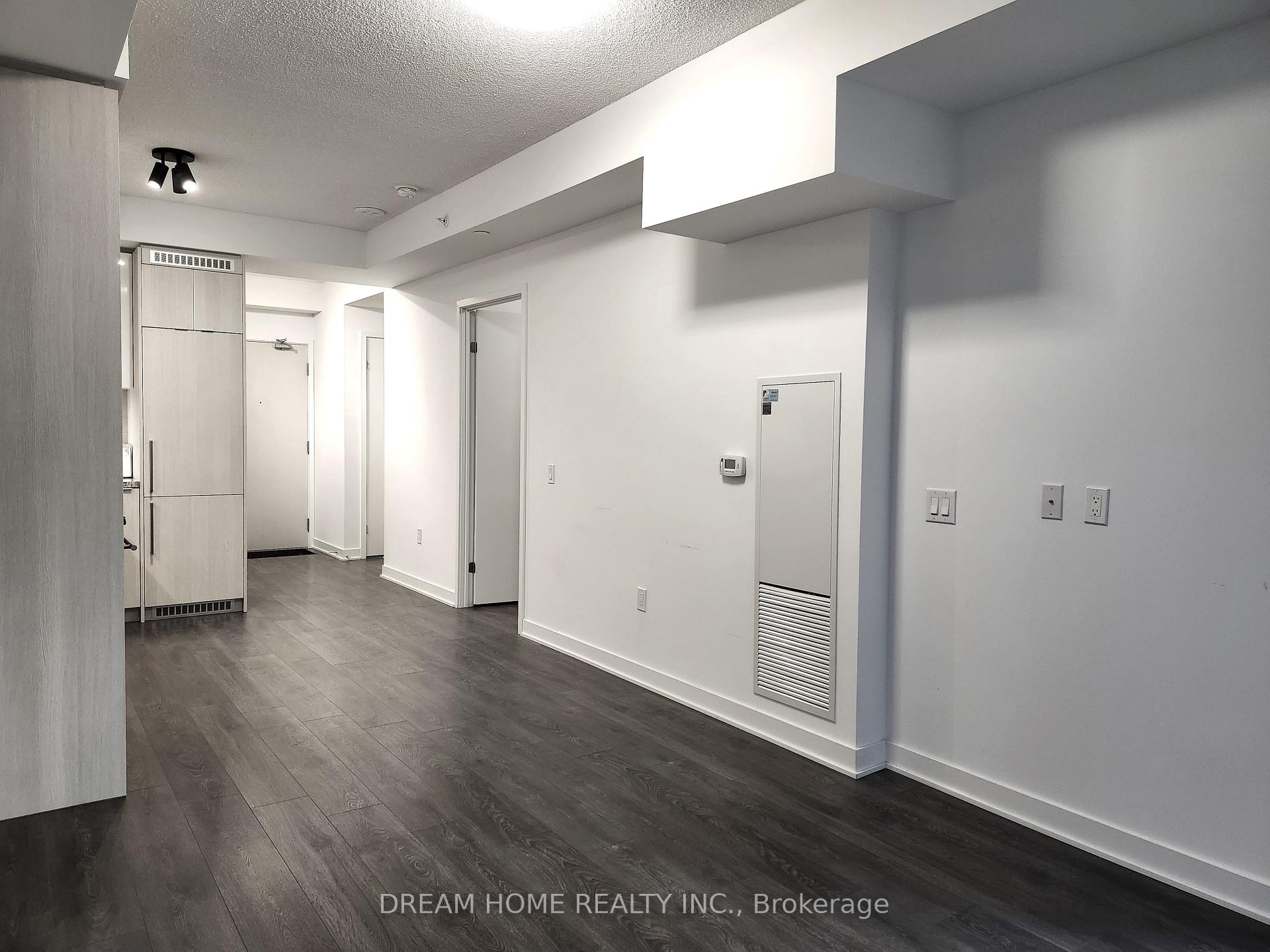 Photo 4 of Unit 712, 115 Blue Jays Way, Toronto, Waterfront Communities — HOMEH