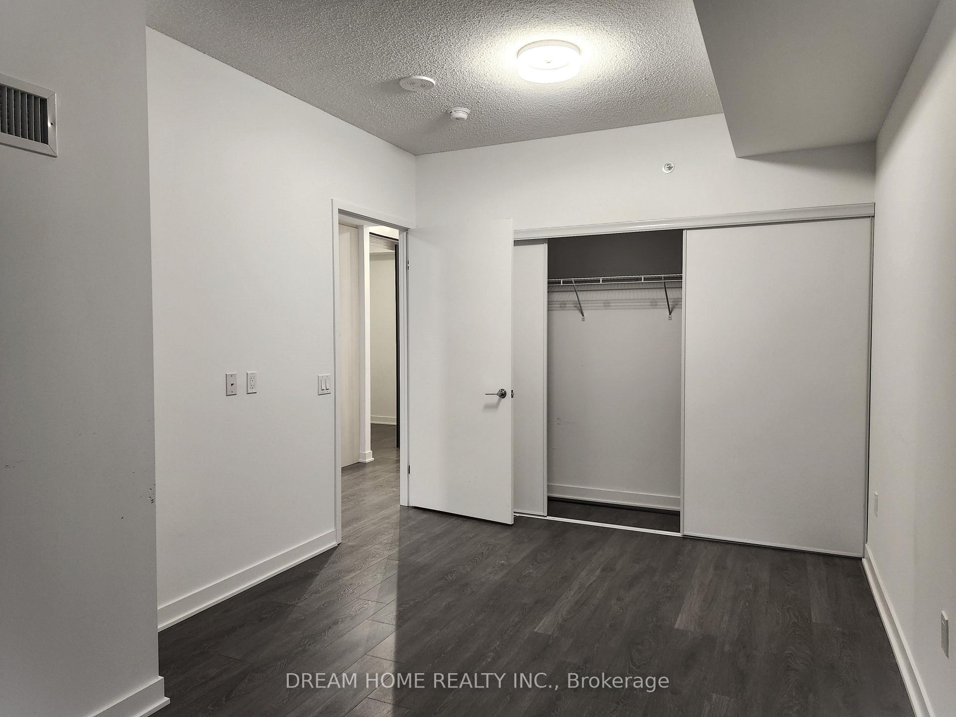 Photo 5 of Unit 712, 115 Blue Jays Way, Toronto, Waterfront Communities — HOMEH