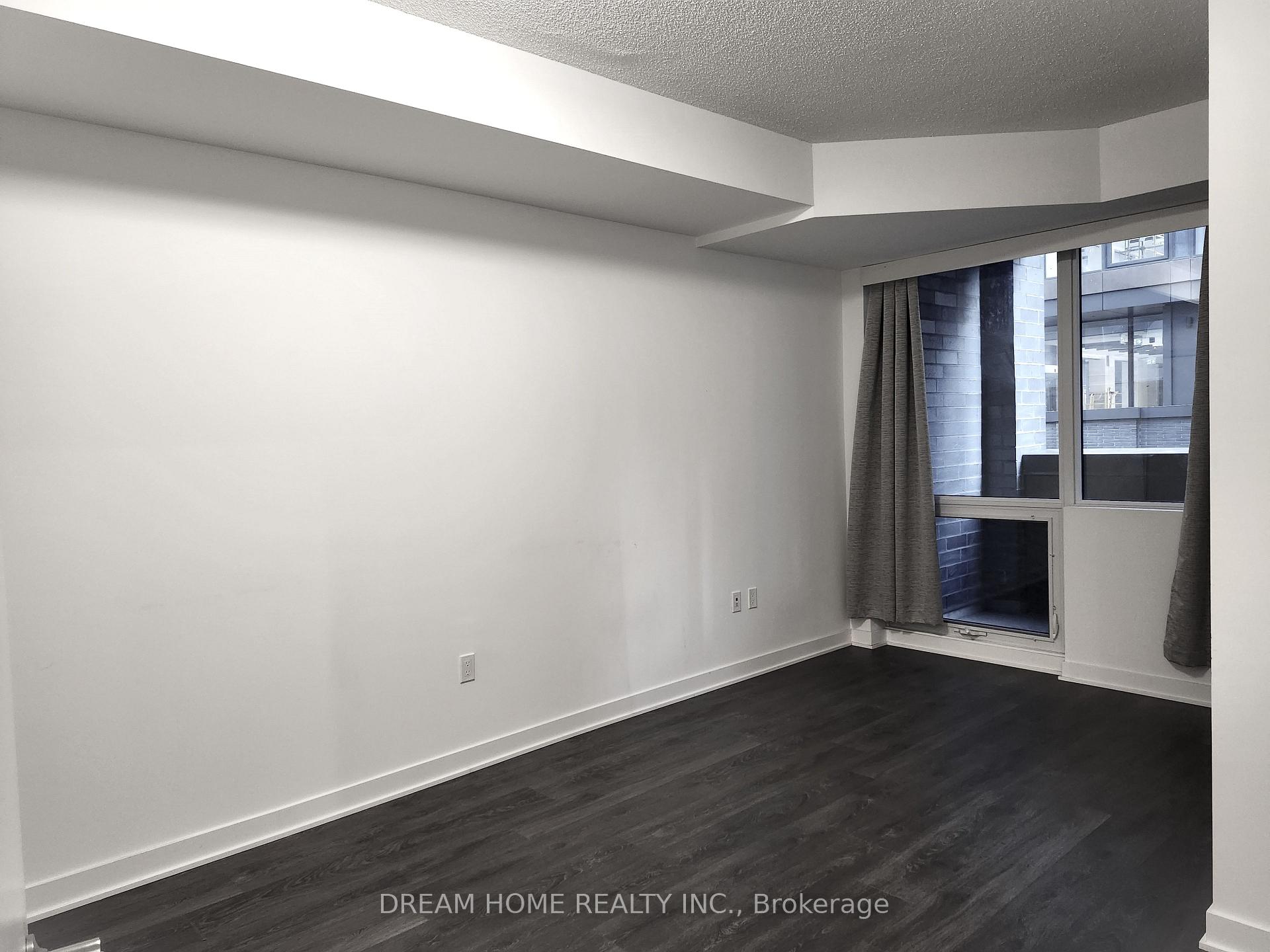 Photo 6 of Unit 712, 115 Blue Jays Way, Toronto, Waterfront Communities — HOMEH