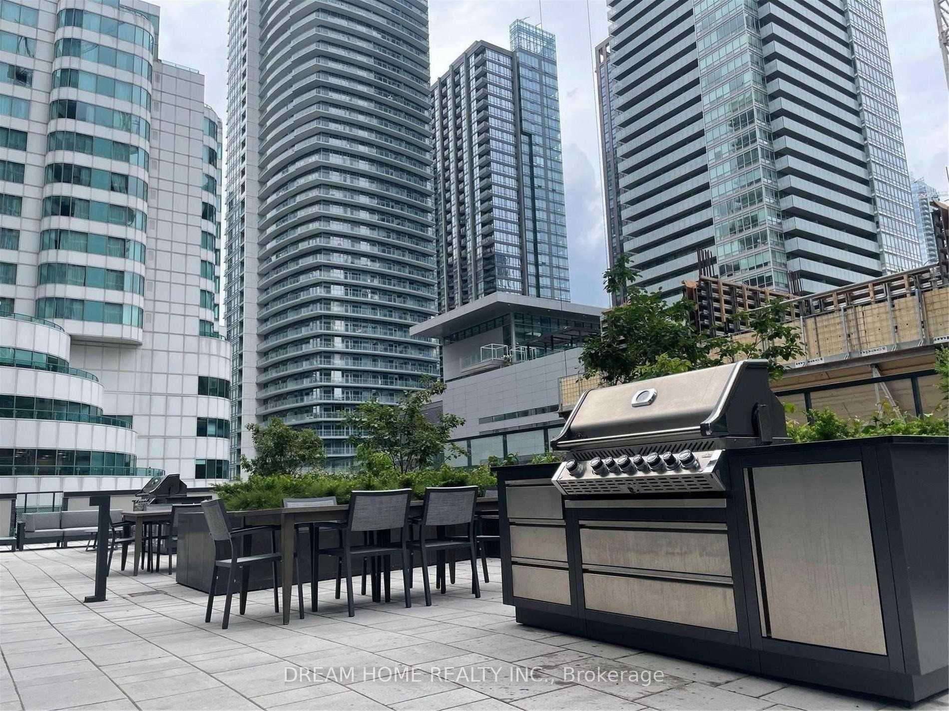 Photo 10 of Unit 712, 115 Blue Jays Way, Toronto, Waterfront Communities — HOMEH