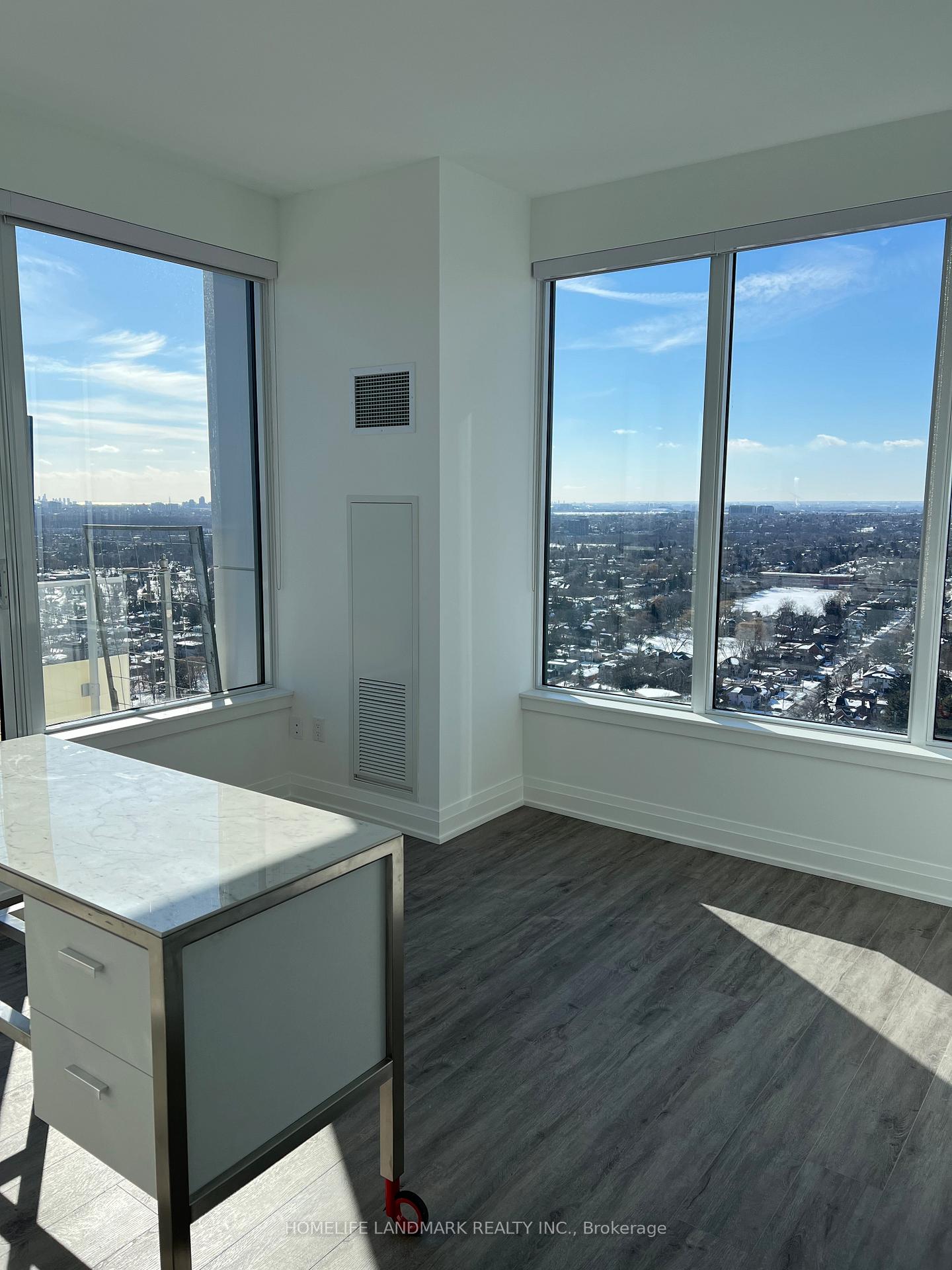 Photo 8 of Unit Ph603, 75 Canterbury Place, North York, Willowdale West — HOMEH