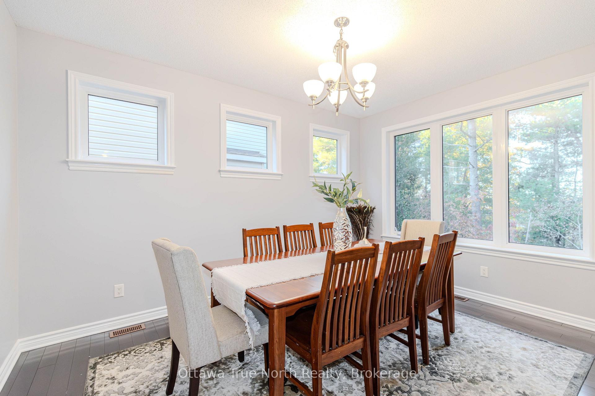 Photo 10 of 130 Grainstone Way, Ottawa, Kanata - Kanata Lakes/Heritage Hills — HOMEH