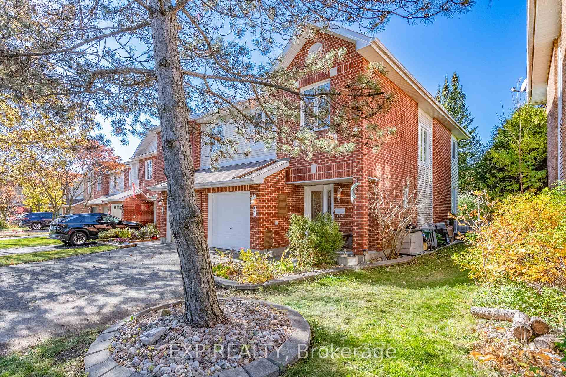 Photo 3 of 36 Meadowbreeze Drive, Ottawa, Kanata - Emerald Meadows/Trailwest — HOMEH