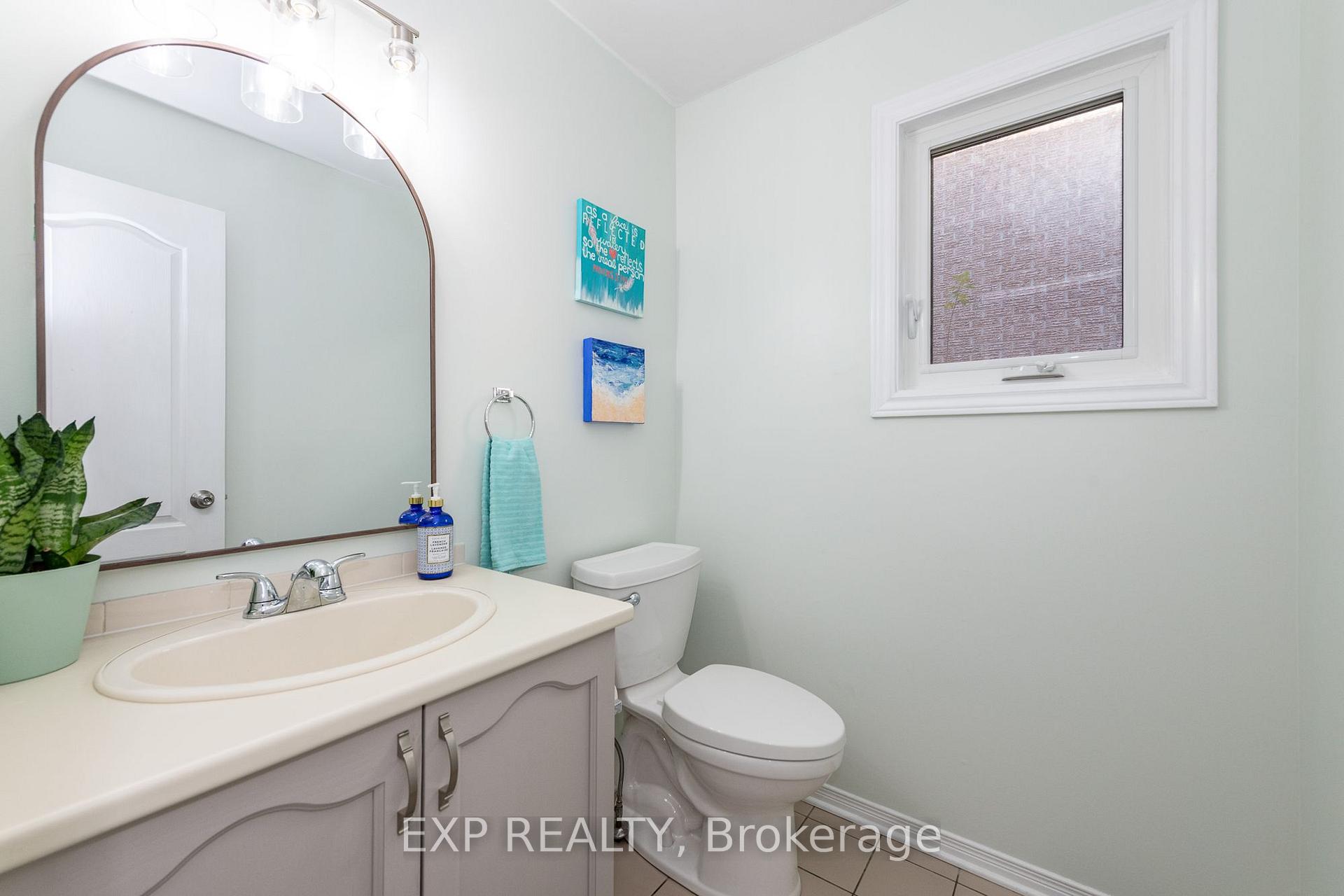 Photo 9 of 36 Meadowbreeze Drive, Ottawa, Kanata - Emerald Meadows/Trailwest — HOMEH
