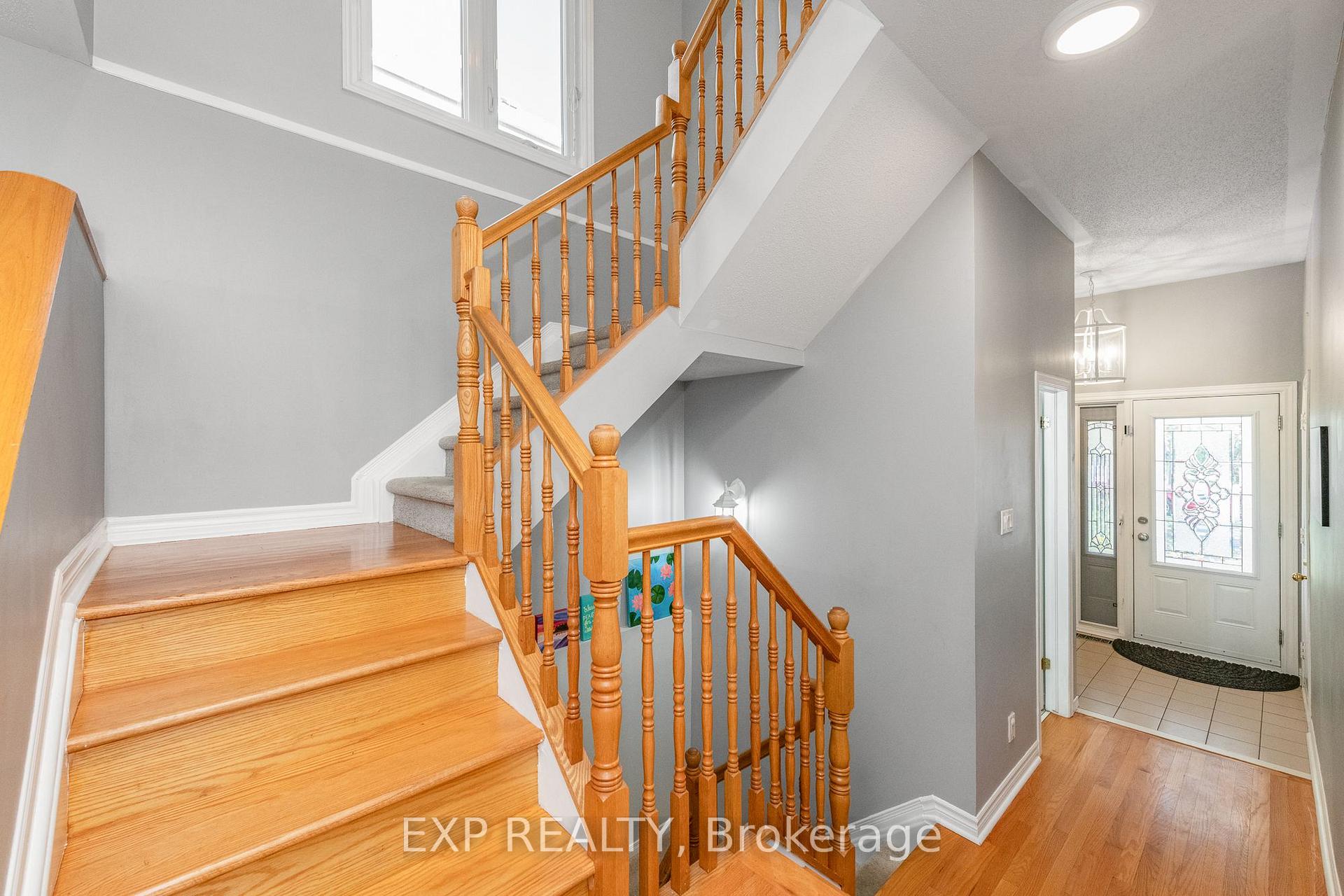 Photo 11 of 36 Meadowbreeze Drive, Ottawa, Kanata - Emerald Meadows/Trailwest — HOMEH