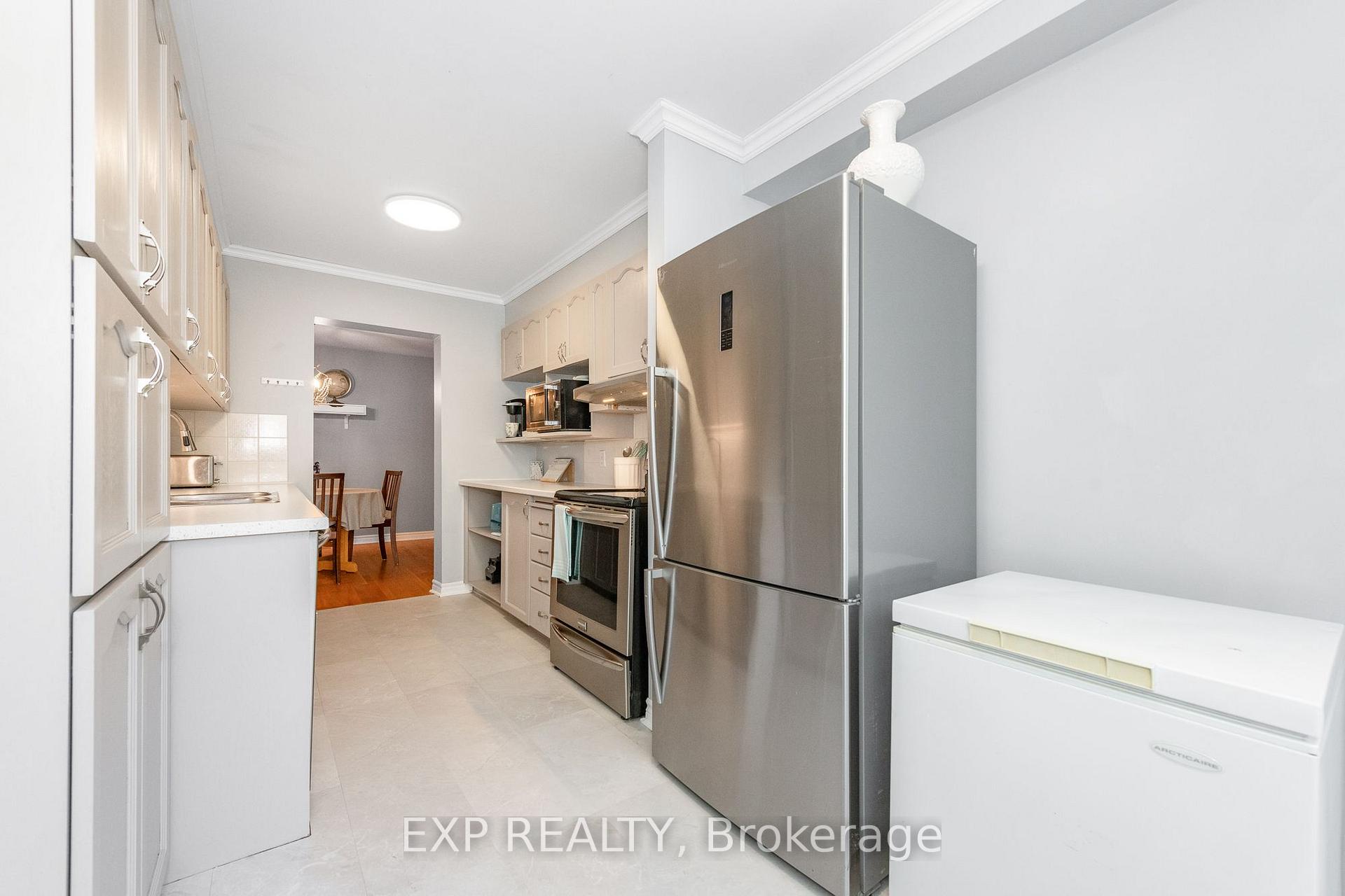Photo 22 of 36 Meadowbreeze Drive, Ottawa, Kanata - Emerald Meadows/Trailwest — HOMEH