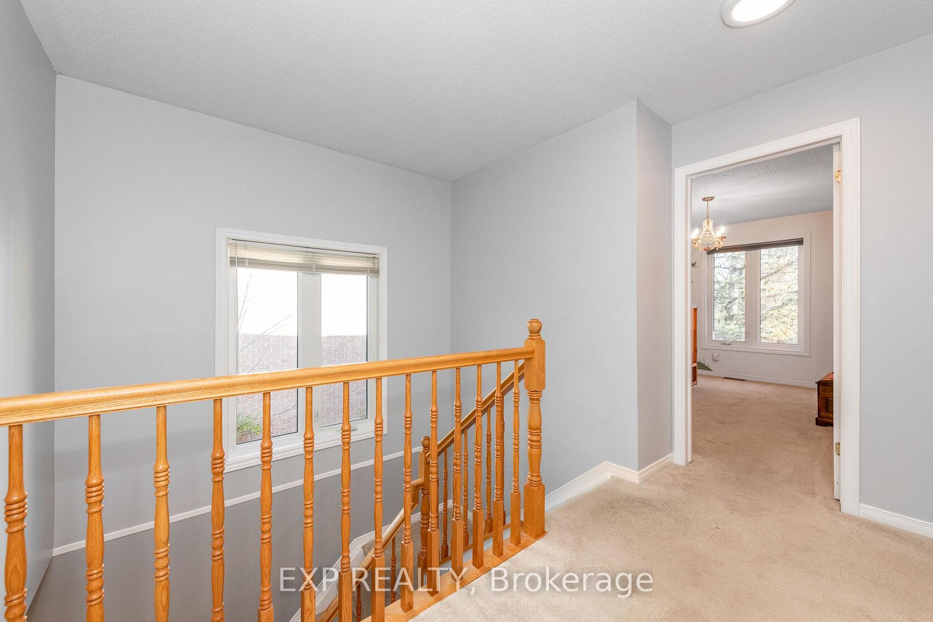 Photo 23 of 36 Meadowbreeze Drive, Ottawa, Kanata - Emerald Meadows/Trailwest — HOMEH