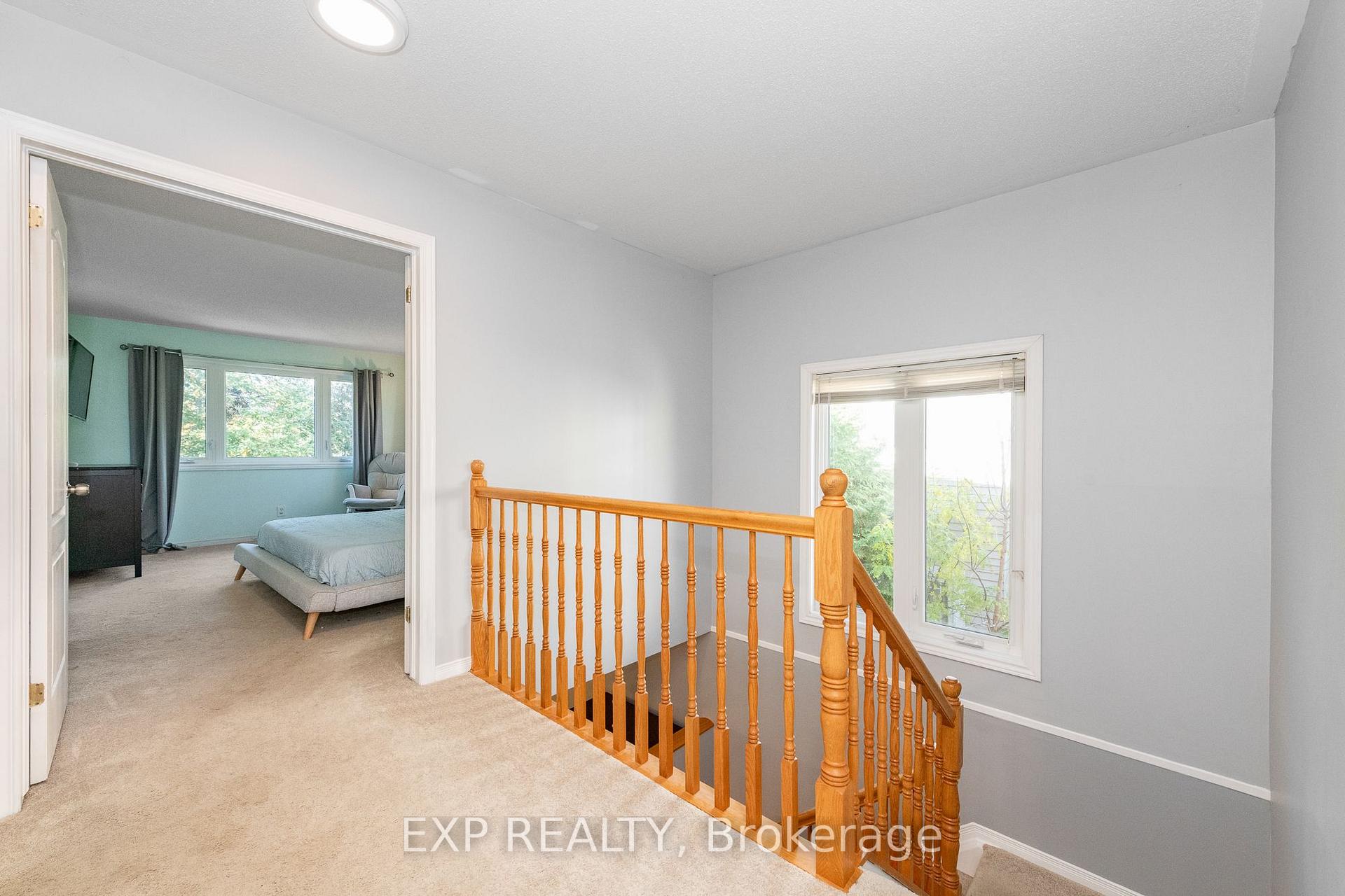 Photo 24 of 36 Meadowbreeze Drive, Ottawa, Kanata - Emerald Meadows/Trailwest — HOMEH