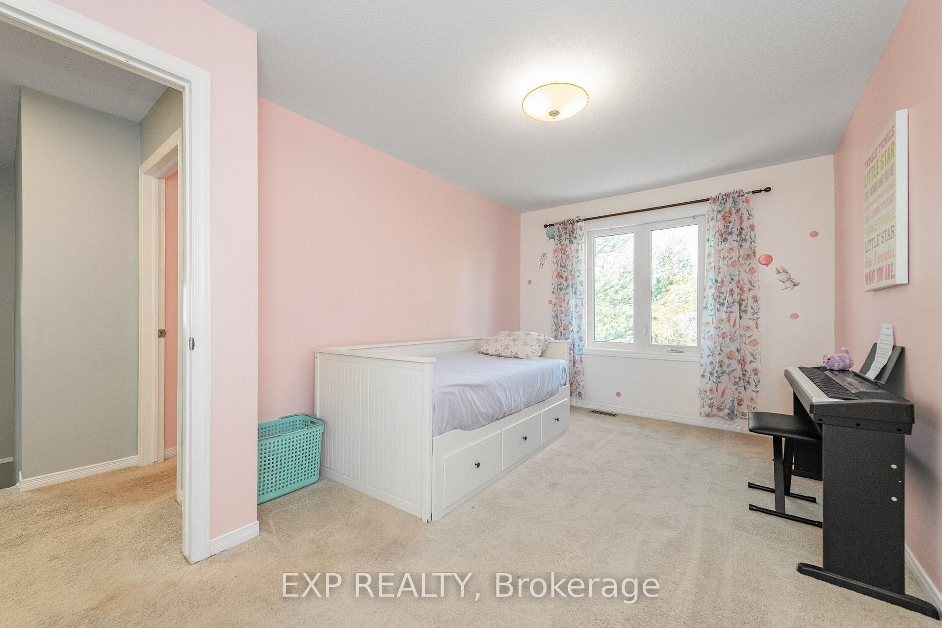 Photo 31 of 36 Meadowbreeze Drive, Ottawa, Kanata - Emerald Meadows/Trailwest — HOMEH