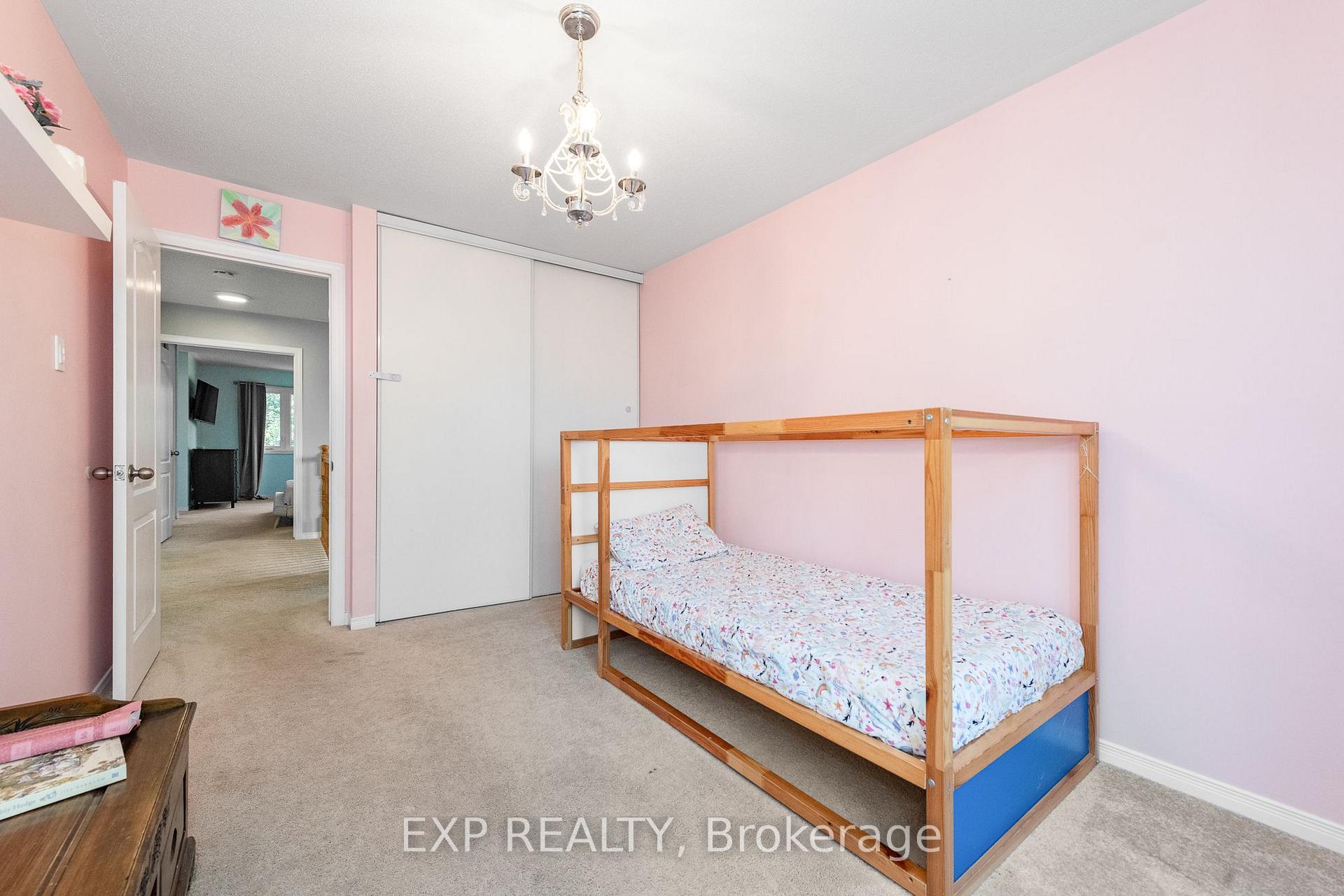 Photo 34 of 36 Meadowbreeze Drive, Ottawa, Kanata - Emerald Meadows/Trailwest — HOMEH