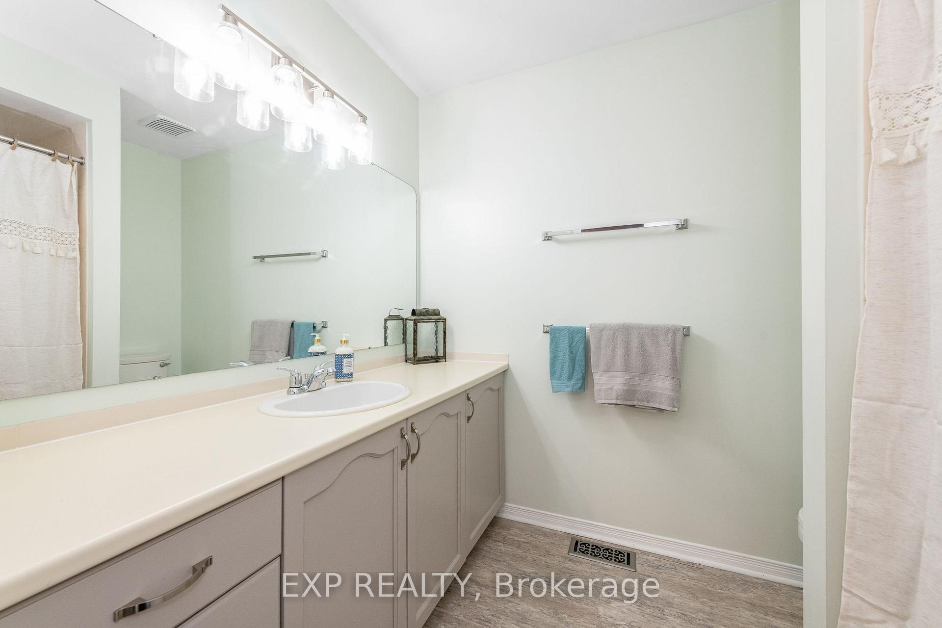 Photo 35 of 36 Meadowbreeze Drive, Ottawa, Kanata - Emerald Meadows/Trailwest — HOMEH