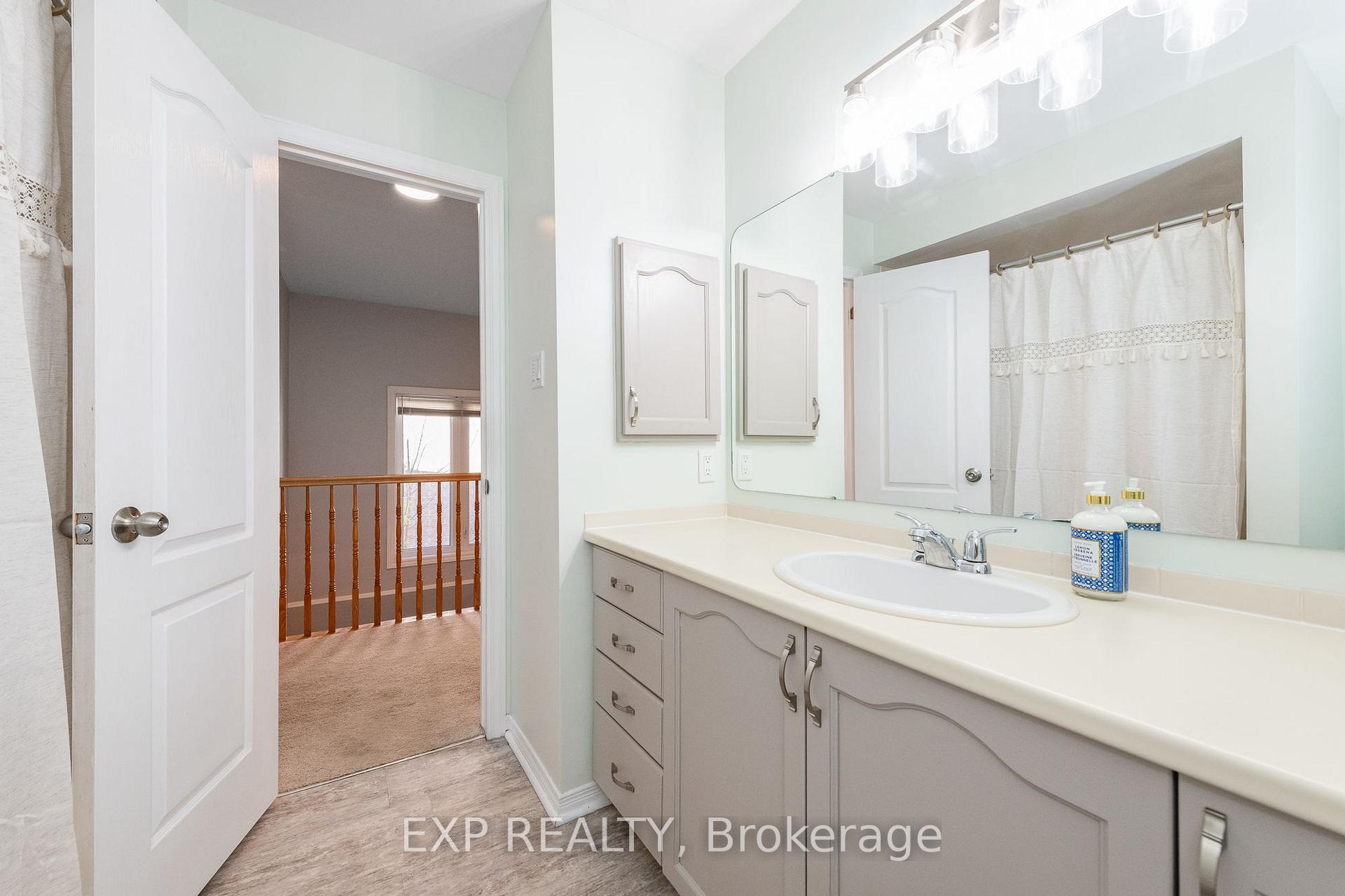 Photo 36 of 36 Meadowbreeze Drive, Ottawa, Kanata - Emerald Meadows/Trailwest — HOMEH