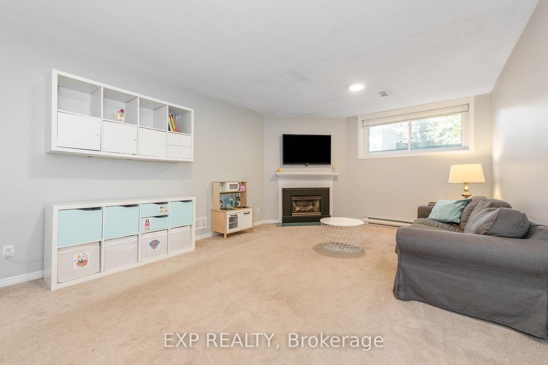 Photo 37 of 36 Meadowbreeze Drive, Ottawa, Kanata - Emerald Meadows/Trailwest — HOMEH