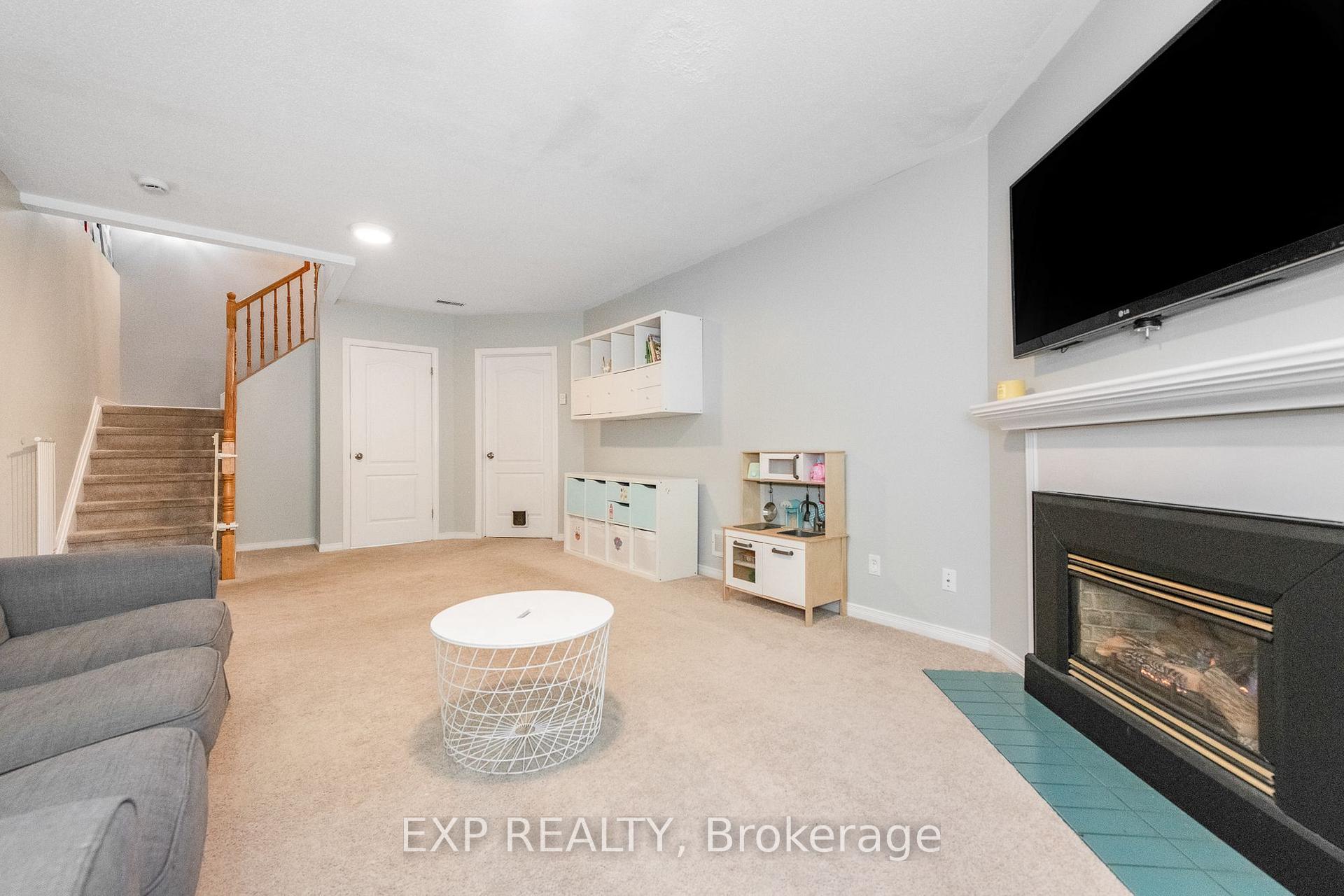 Photo 38 of 36 Meadowbreeze Drive, Ottawa, Kanata - Emerald Meadows/Trailwest — HOMEH